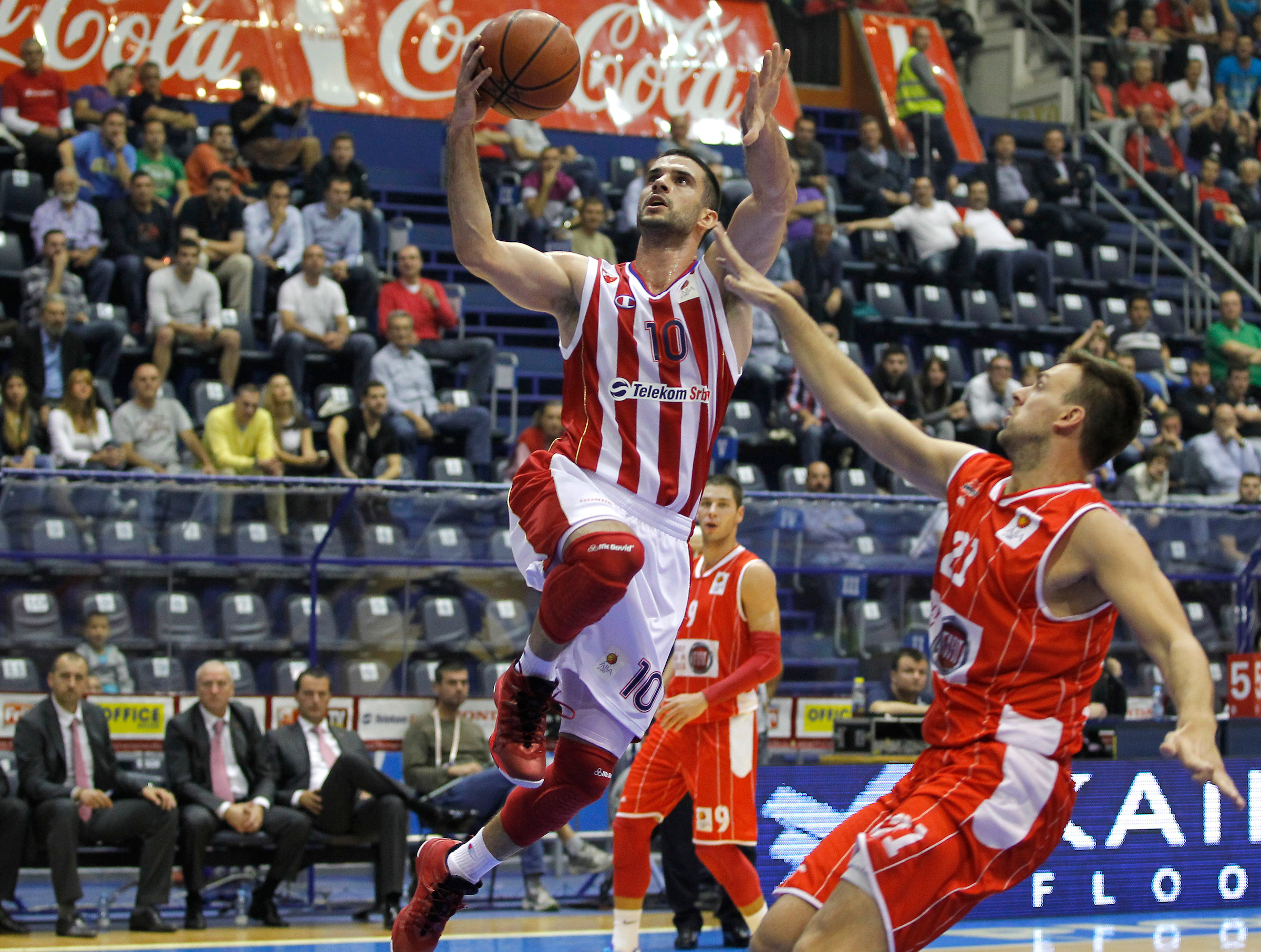 Kosarka ABA League season 2013-2014
Crvena Zvezda v Radnicki (Kragujevac)
Branko Lazic (L) and Stefan Balmazovic
Beograd, 12.10.2013.
foto: Srdjan Stevanovic/Starsportphoto ©