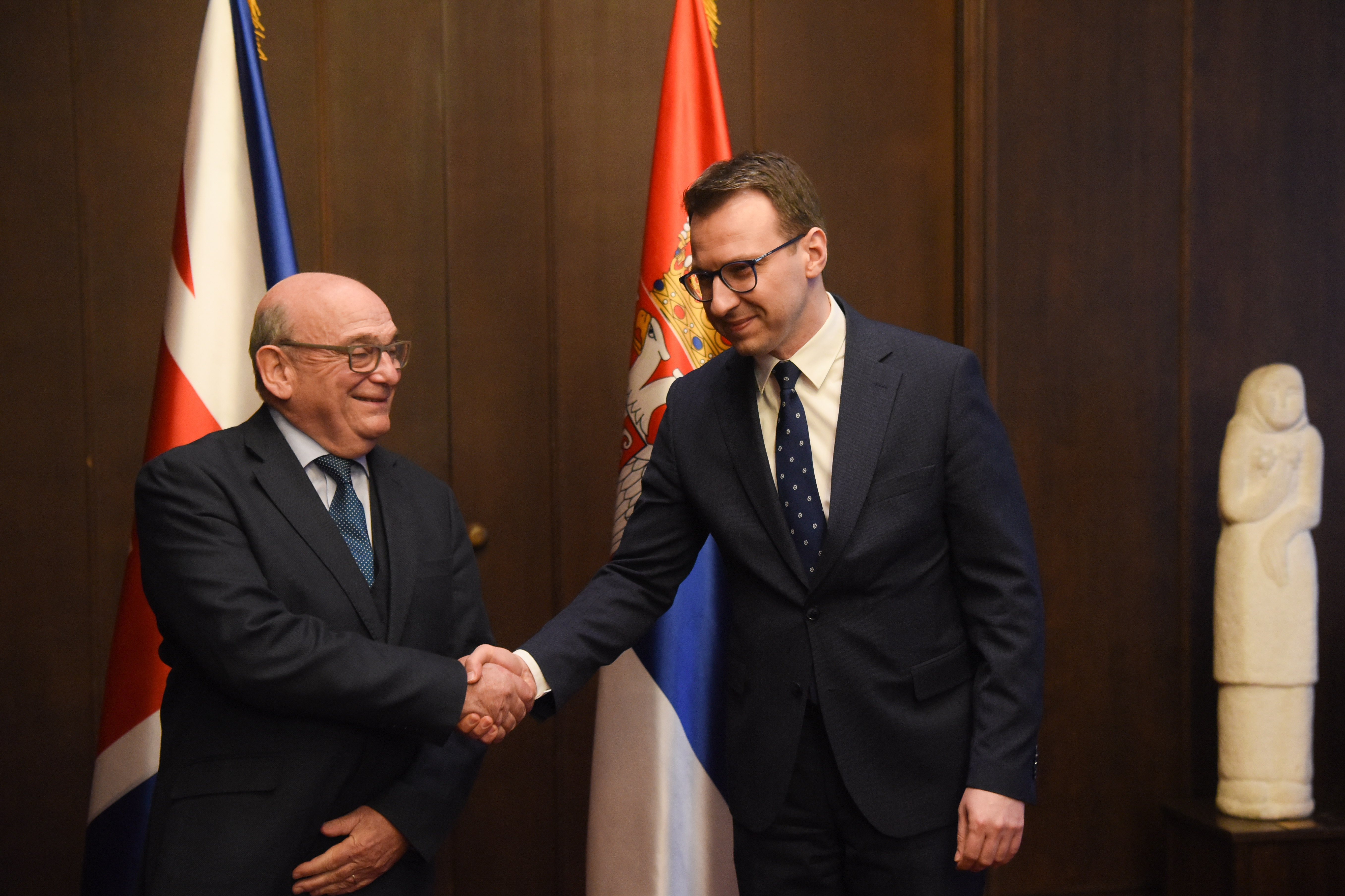 STJUART PIÈ, PETAR PETKOVIÆ