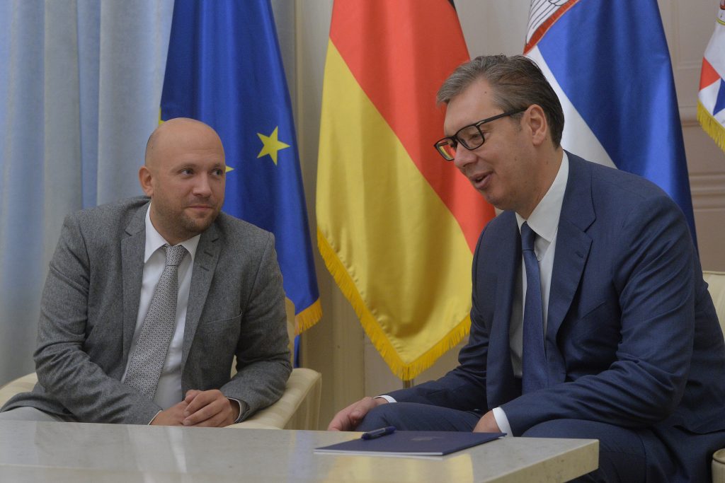 Beograd, 14. septembra 2022 - Predsednik Republike Srbije Aleksandar Vucic sastao se sa specijalnim izaslanikom Savezne vlade SR Nemacke za drzave Zapadnog Balkana Manuelom Saracinom. FOTO TANJUG/ ZORAN ZESTIC/ bs