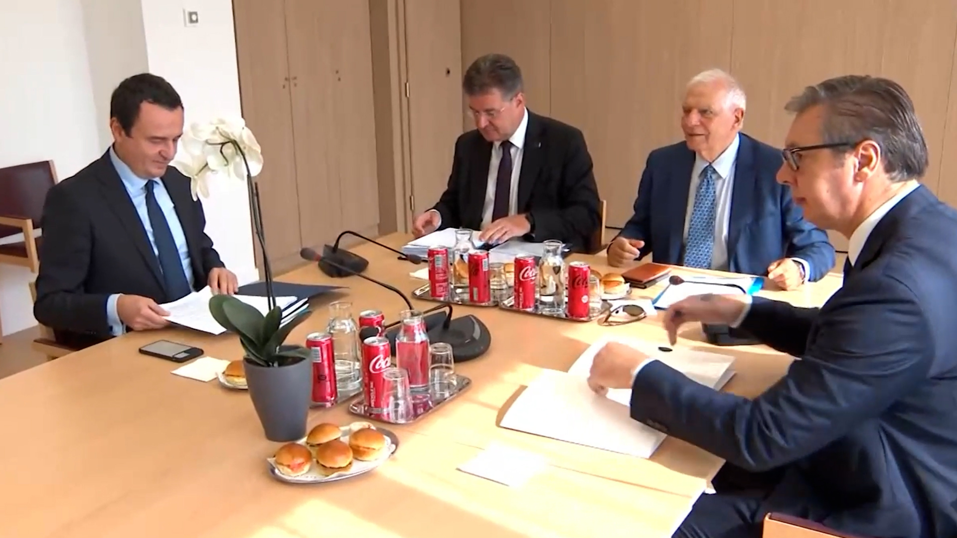 Pocetak_sastanka_Vucic_Kurti_u_Briselu_GP