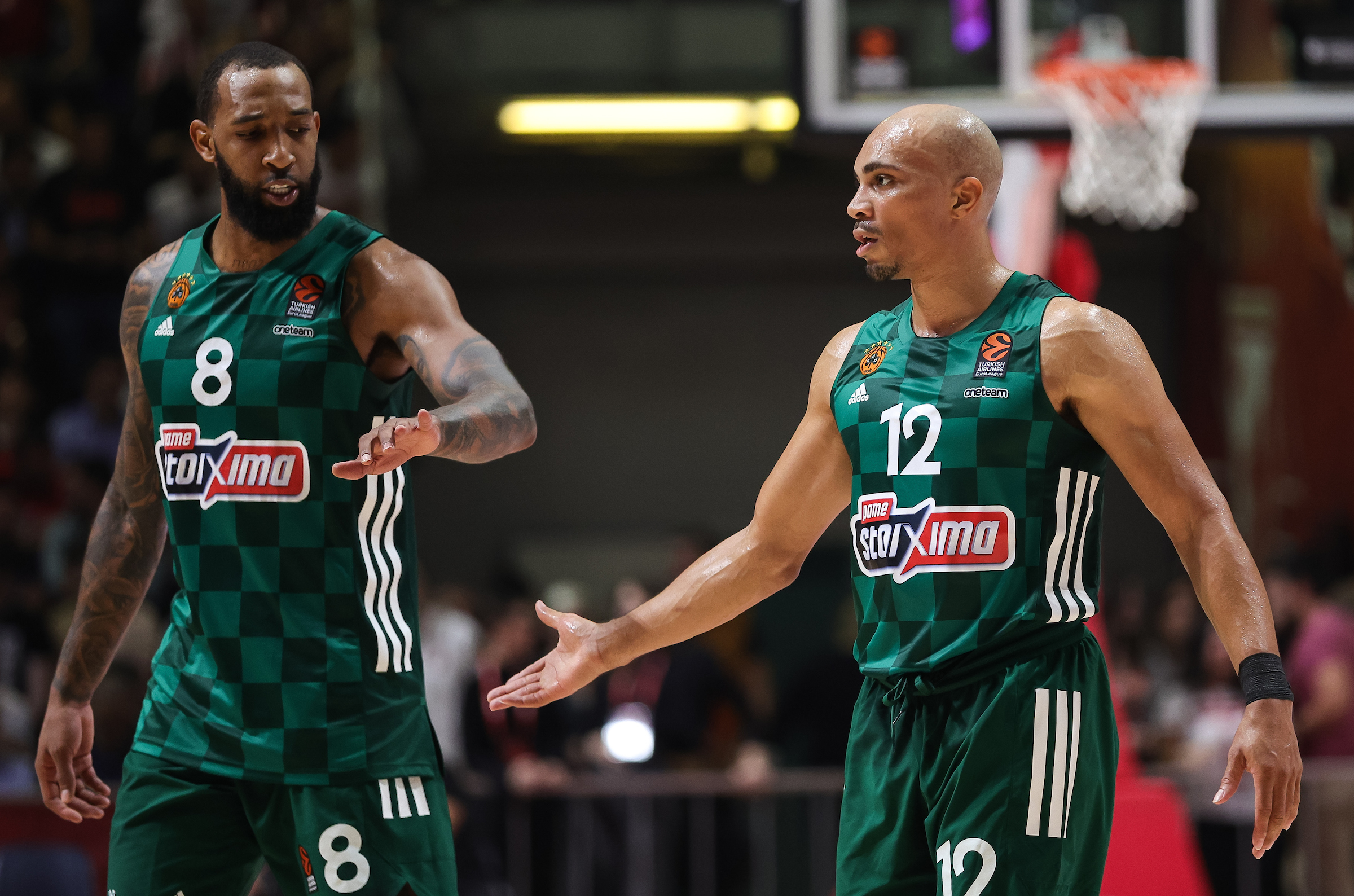 Derrick Williams (L) and Andrew Andrews   during the Euroleague match between Crvena Zvezda and Panathinaikos at Hall Aleksandar Nikolic on October 13, 2022 in Belgrade, Serbia. (Photo by Srdjan Stevanovic/Starsport.rs ©)