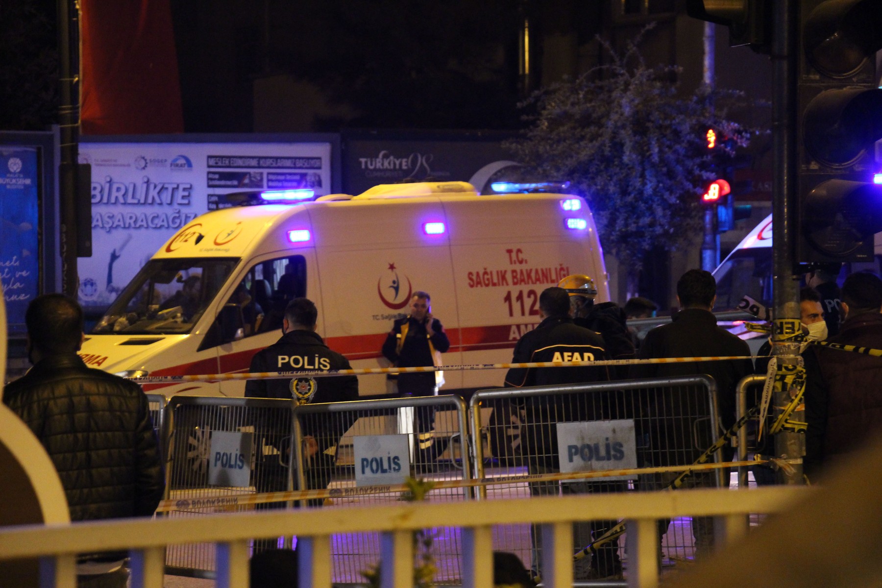 Turska srušena zgrada, Commercial building collapses, Malatya, Turkey - 09 Nov 2021