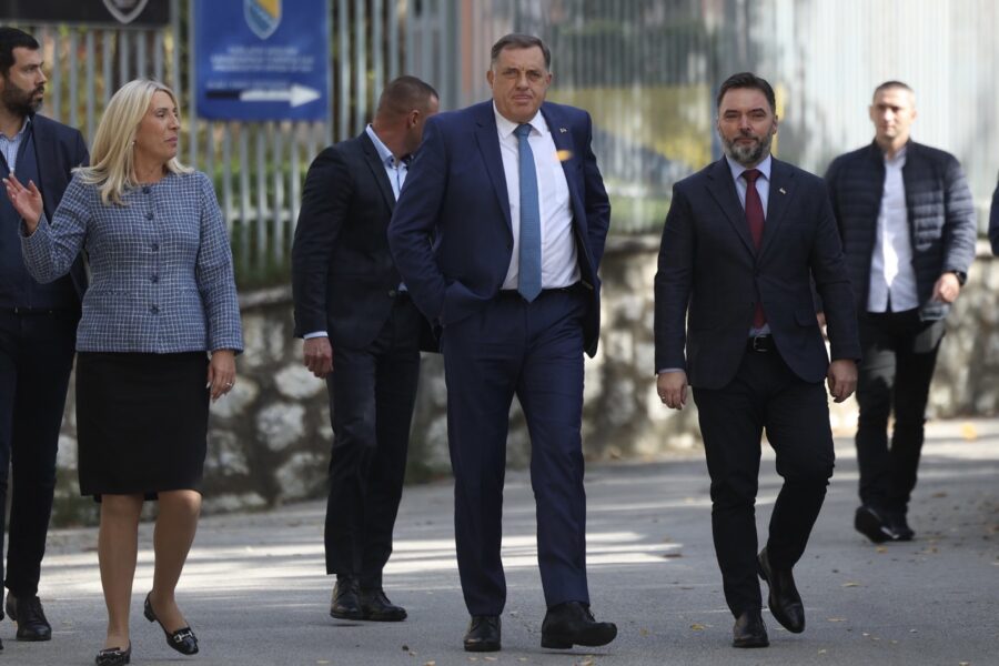 1697455865-dodik-900x600