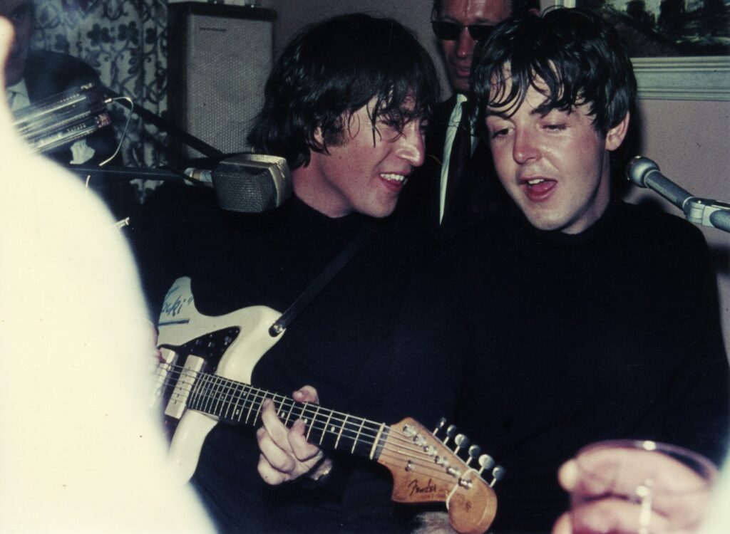Music / Popular Music.
The Beatles.
The Beatles at a private party, John Lennon (left) and Paul McCartney.
Photo, 1964.,Image: 277592169, License: Rights-managed, Restrictions: , Model Release: no, Credit line: Schmalisch / akg-images / Profimedia