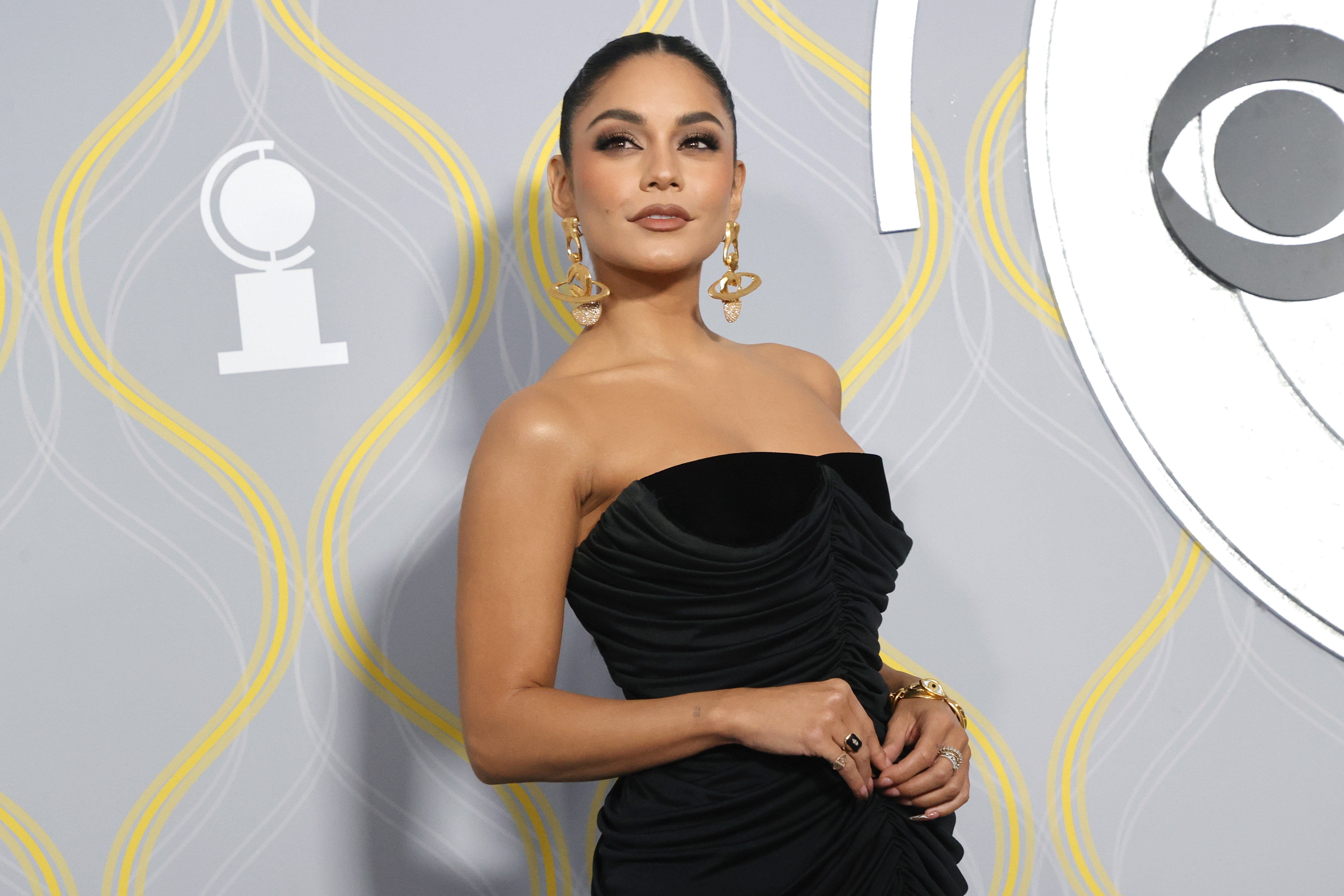 epa10010306 Vanessa Hudgens attends the 75th Annual Tony Awards at Radio City Music Hall in New York, New York, USA, 12 June 2022. The annual awards honor excellence in the Broadway theatre.  EPA-EFE/JASON SZENES