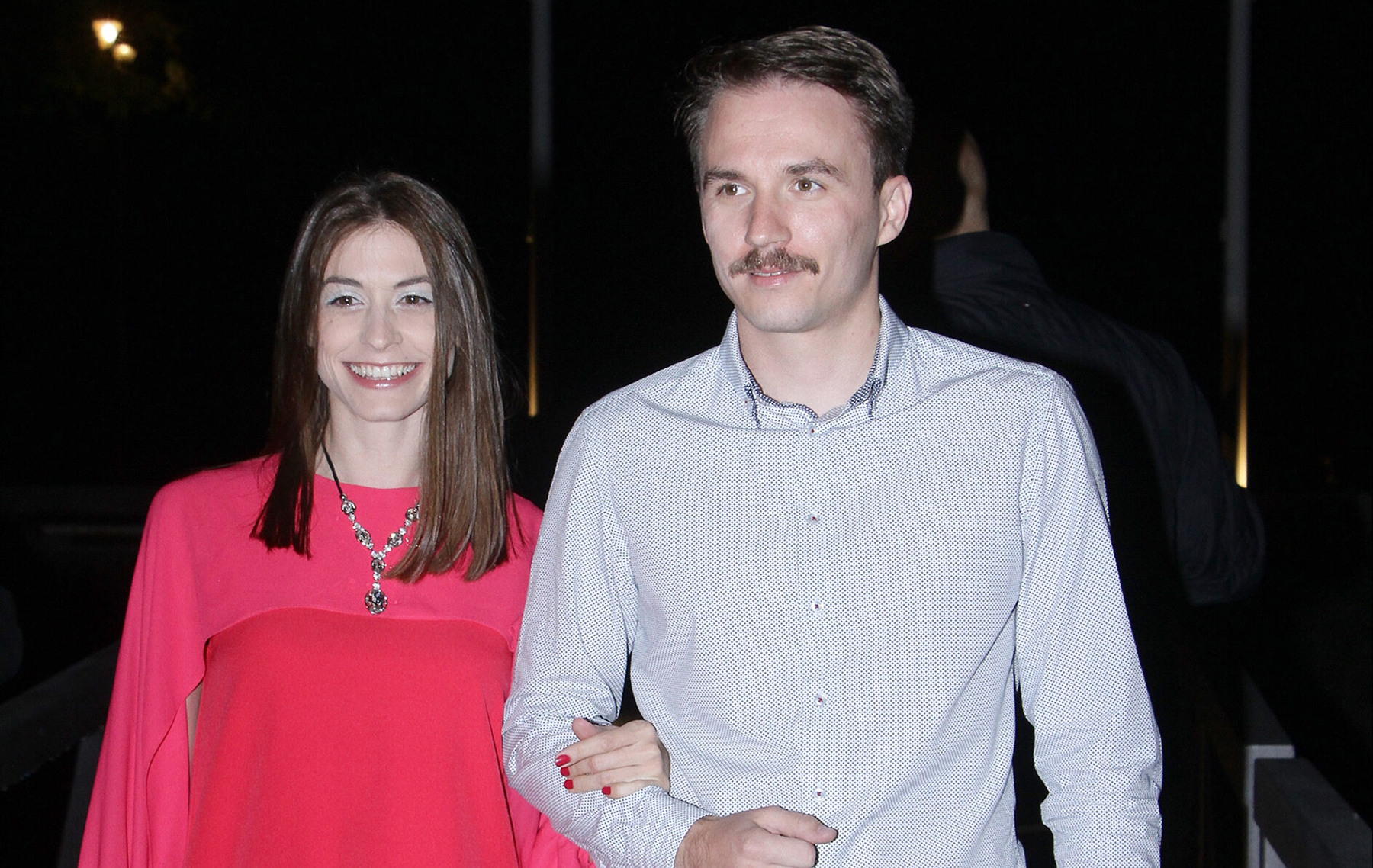 A party was held on the raft "Konzulat" on the occasion of the end of the filming of the series "Red Moon".Na splavu "Konzulat" odrzana je zurka povodom zavrsetka snimanja serije "Crveni mesec".