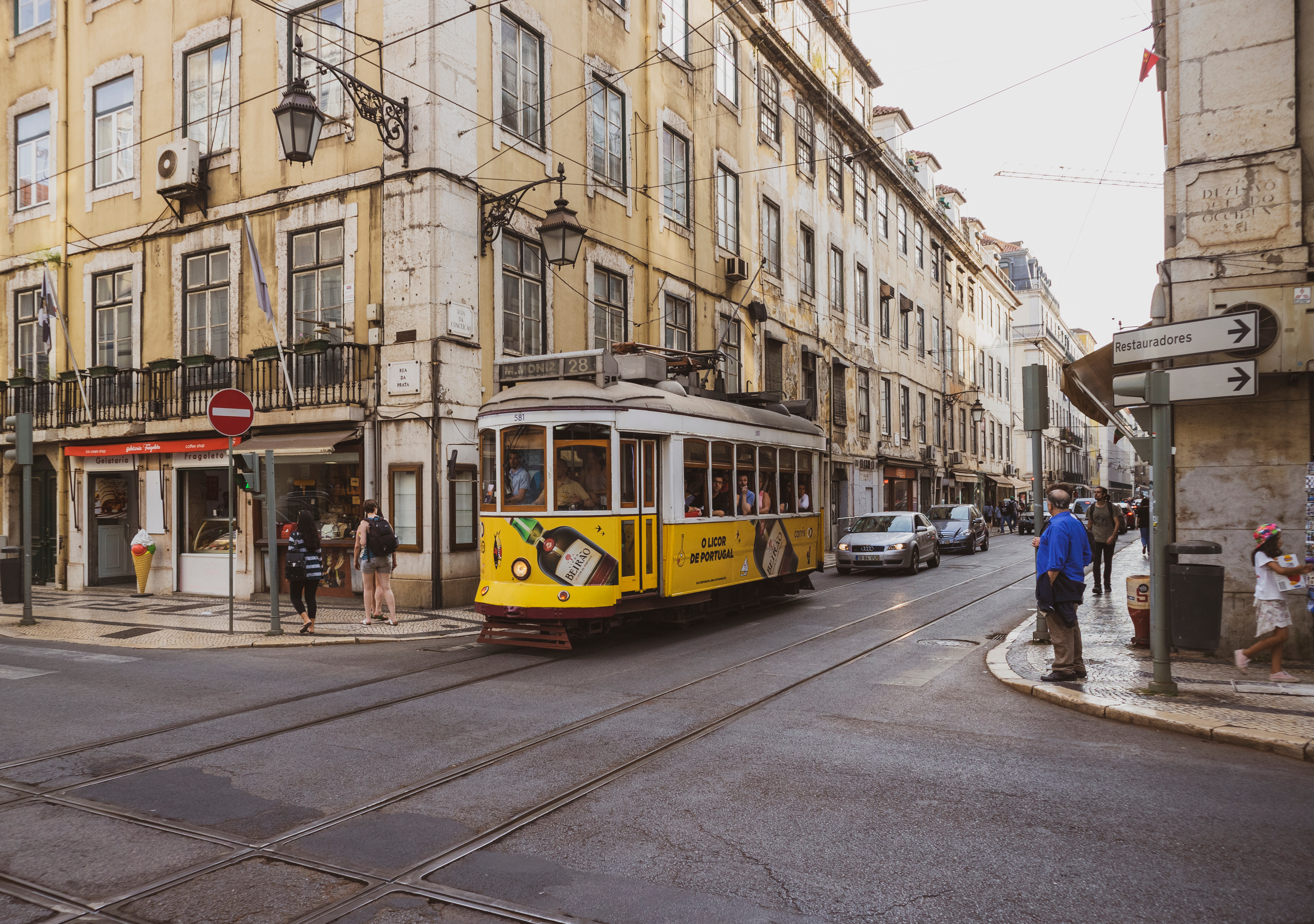 Lisabon/,Portugal-may,29th,,2017:,Famous,Tourist,Landmark,Of,Lisabon,,Yellow