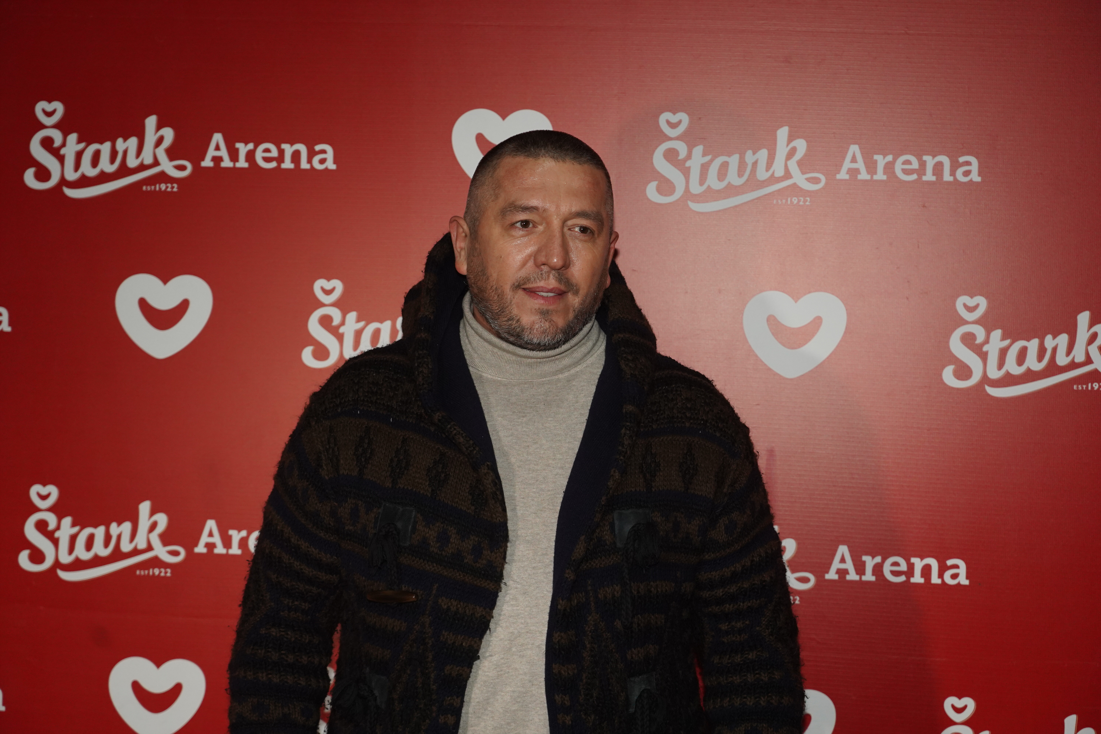 As part of the regional tour, Milica Pavlovic held her first solo concert in Stark Arena.U sklopu regionalne turneje Milica Pavlovic je odrzala prvi solisticki koncert u Stark Areni.