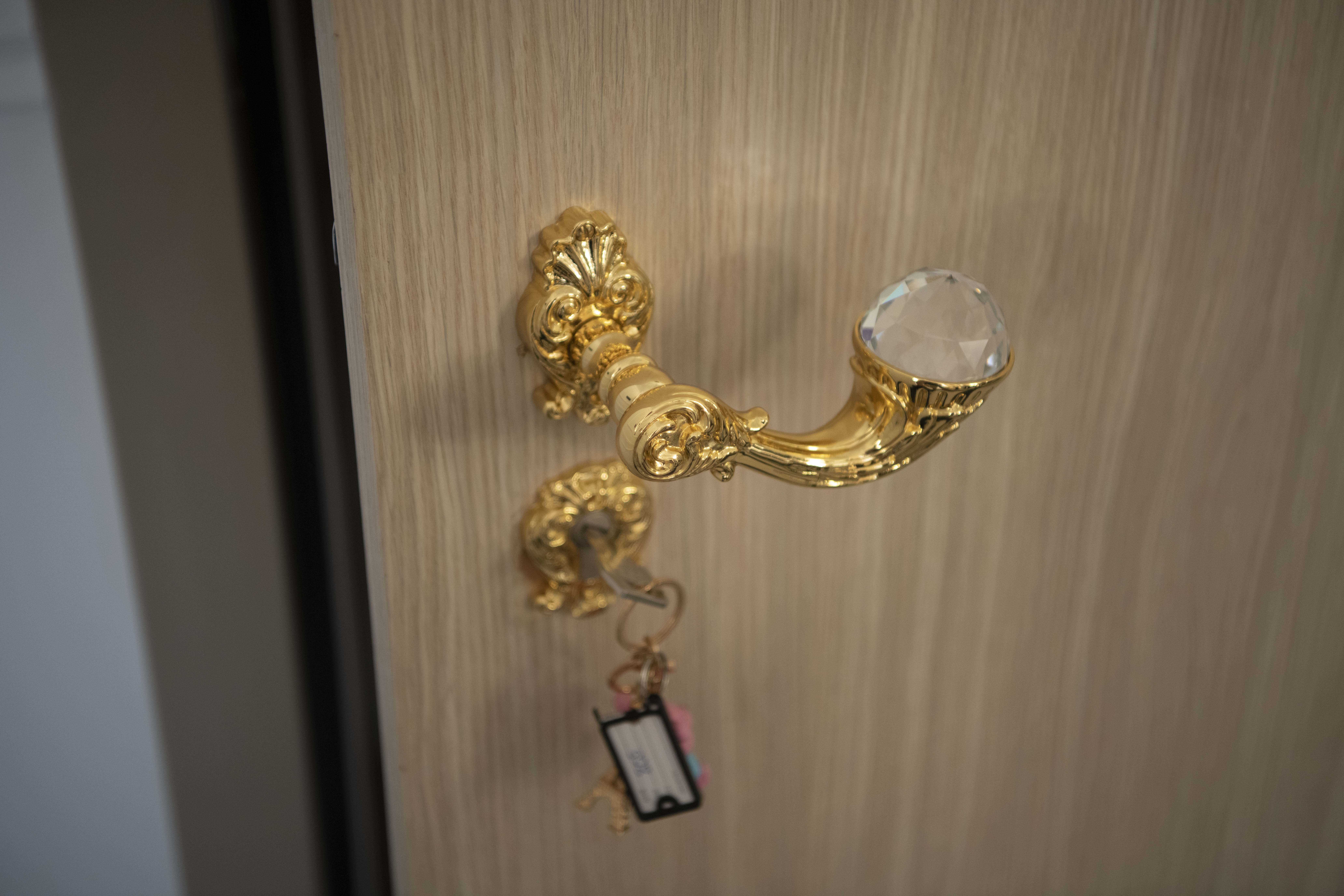 Beograd 27.07.2023. Otvaranje kozmetičkog salona Dijane Janković, Dijane Rokvić, Didi Džej, Didi J, kozmetički salon DJ Beauty Foto: Dragan Mujan/Nova.rs