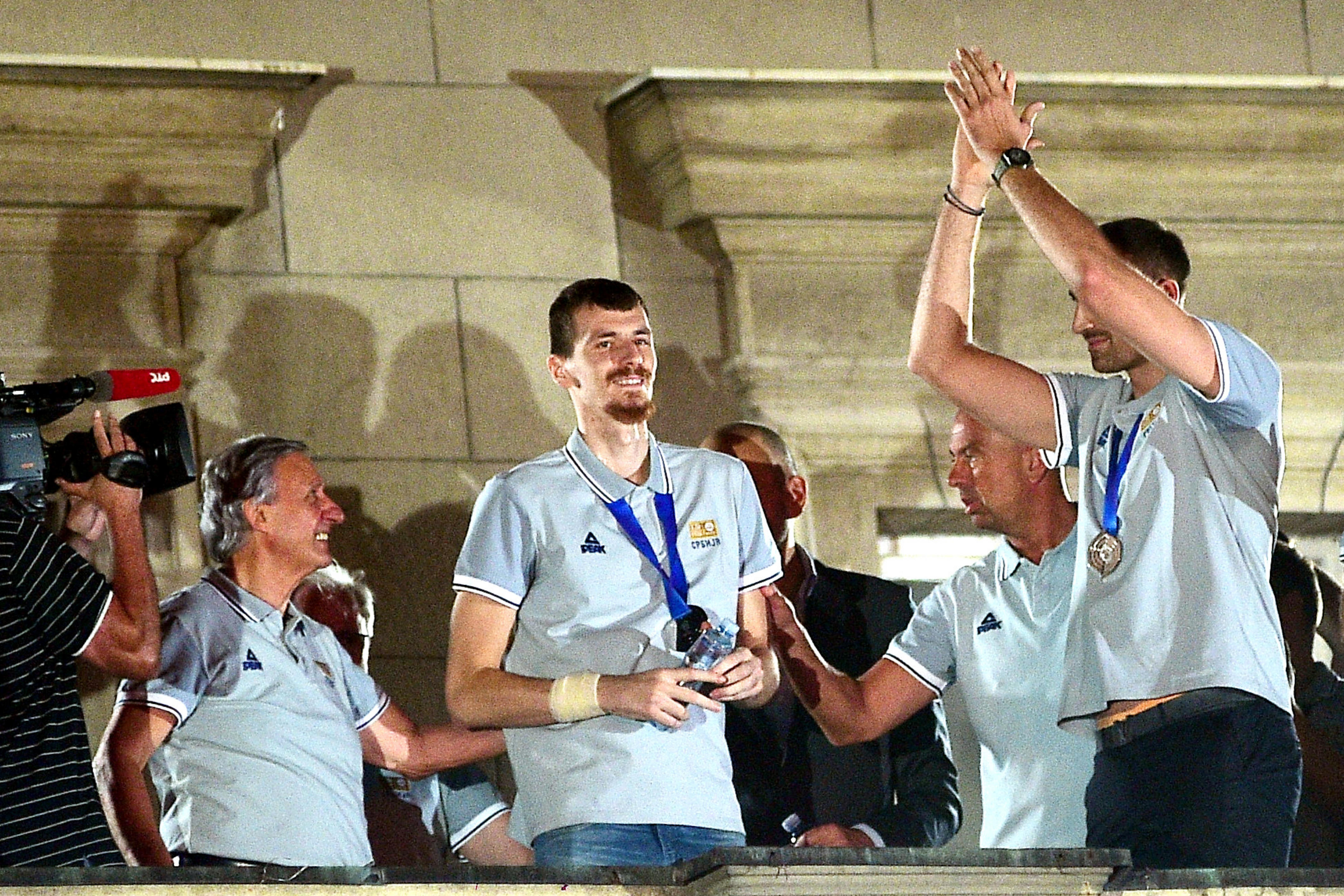 Serbian fans welcome the national basketball team in front of the city assembly, after they won the silver medal on the world cup, Serbia, Belgrade, 12.09.2023.(Photo by Dusan Milenkovic/Starsport.rs ©)