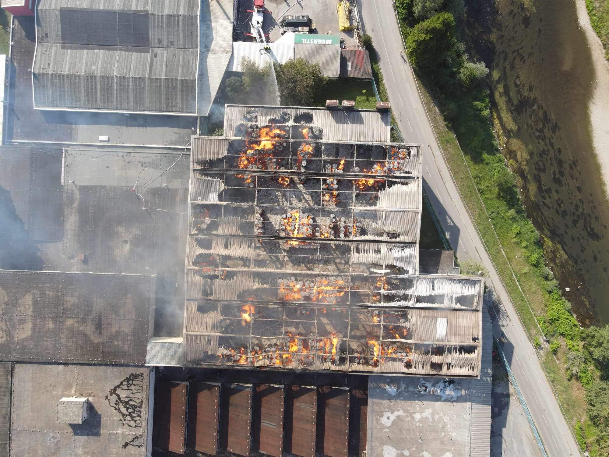 Požar progutao najveću fabriku papira u BiH, Banjaluka