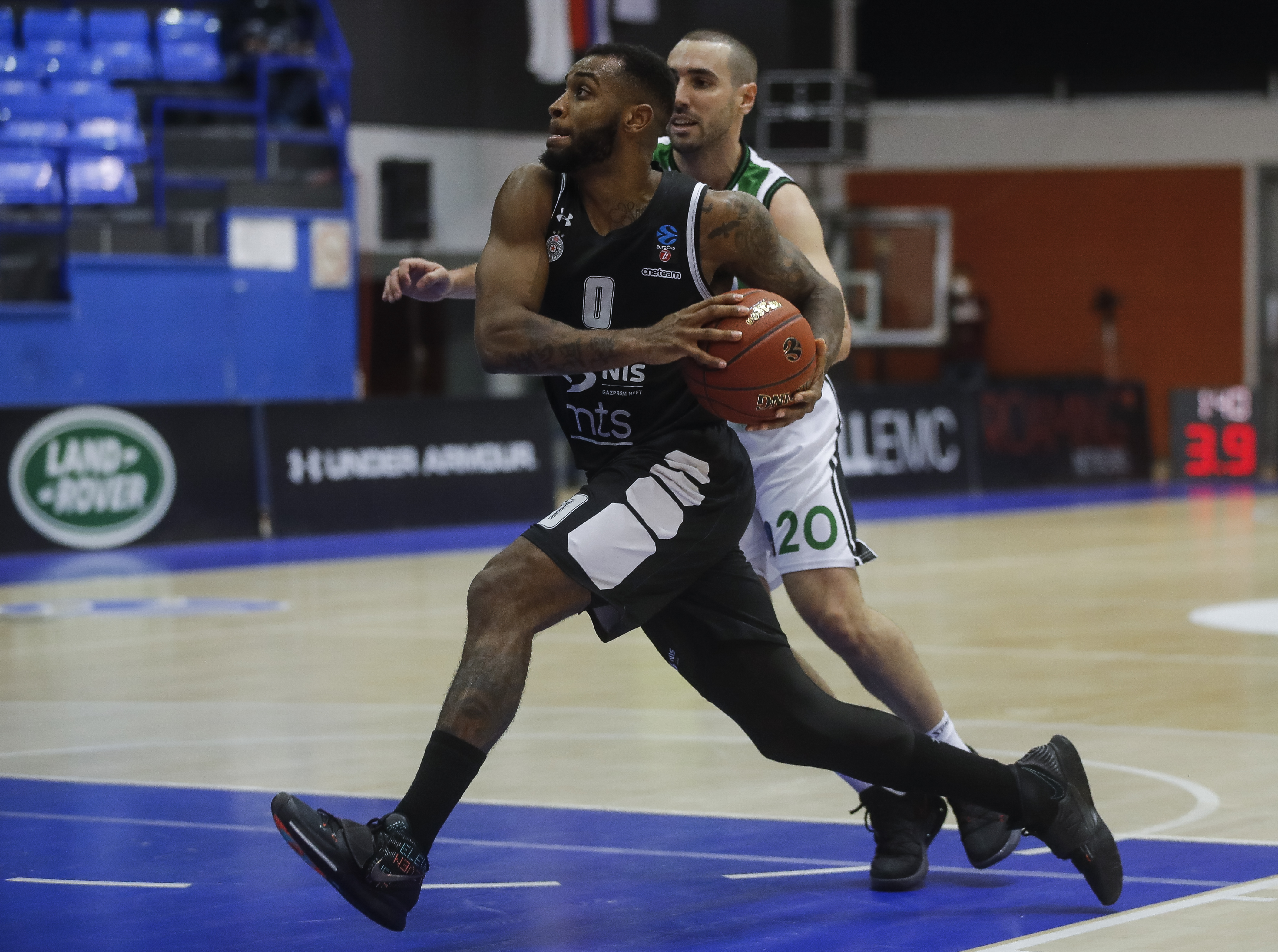 Kosarka EuroCup  season 2020/2021
Partizan v Juventut Huventud
Codi Miller-Mcintyre (L) and Ferran Bassas
Beograd, 19.11.2020.
foto: Miroslav Todorovic/Starsportphoto ©