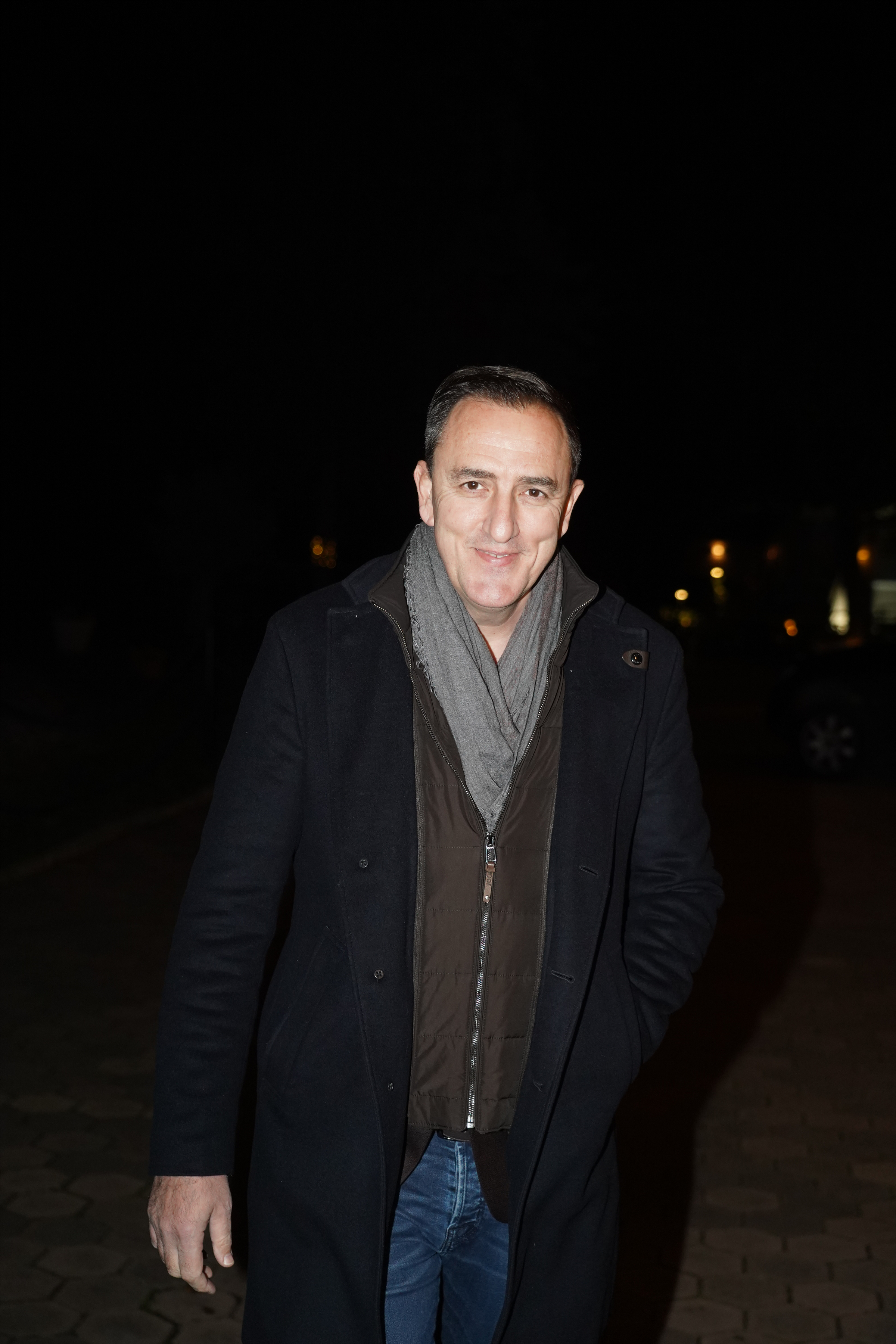 Harmonica player Aleksandar Sofronijevic celebrated his 40th birthday in the restaurant Topciderac.Harmonikas Aleksandar Sofronijevic proslavio je 40. rodjedan u restoranu Topciderac.