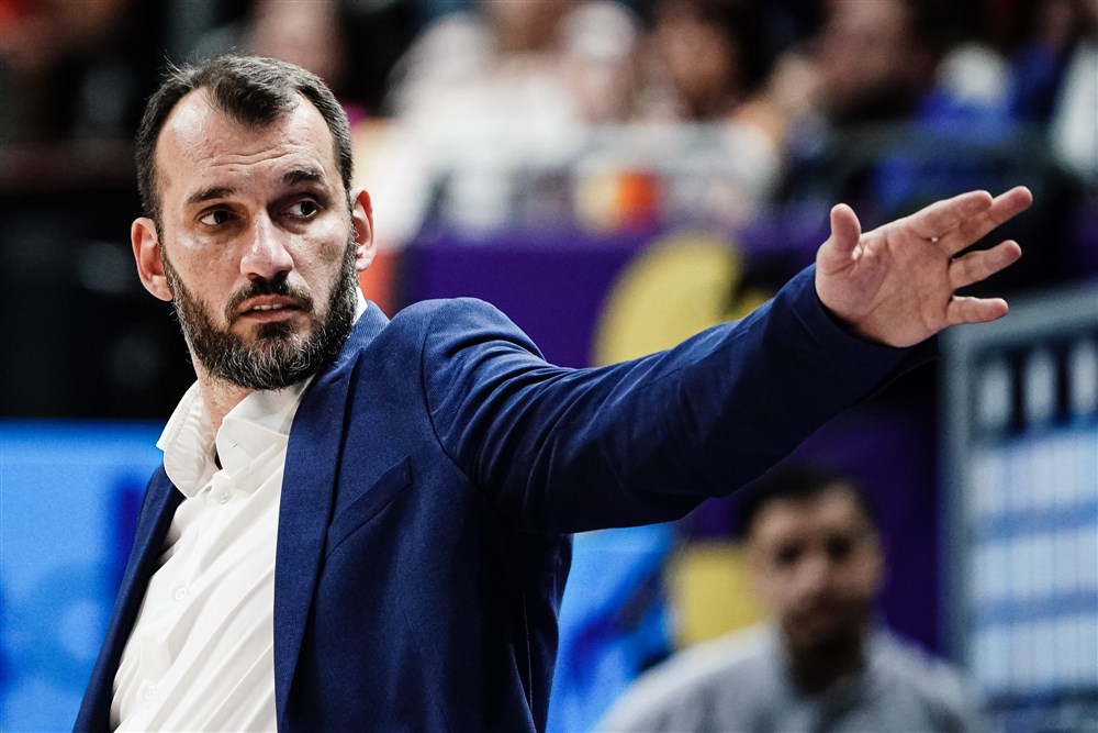 epa10176017 Montenegro's head coach Bosko Radovic reacts during the FIBA EuroBasket 2022 round of 16 match between Germany and Montenegro at EuroBasket Arena in Berlin, Germany, 10 September 2022.  EPA-EFE/CLEMENS BILAN