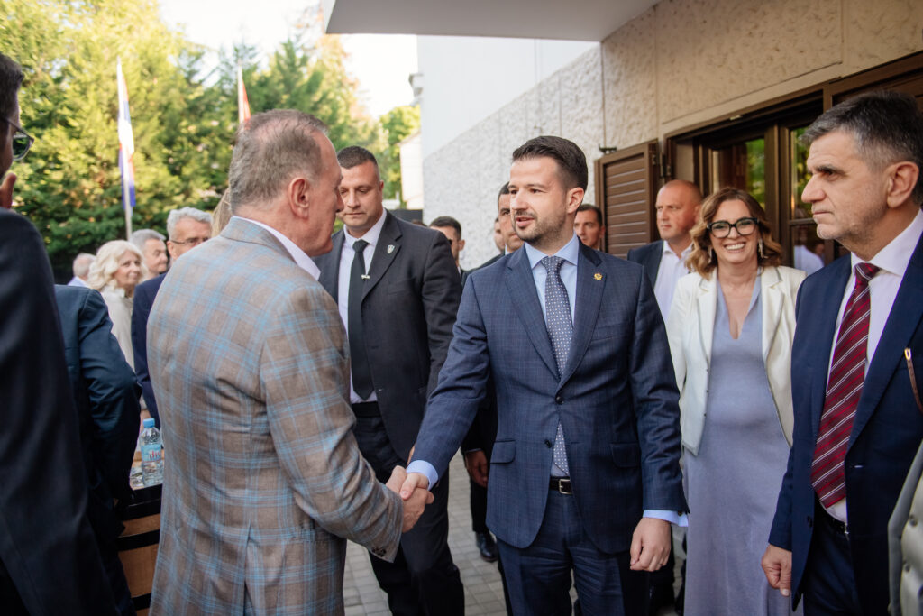 Beograd, 9. jula 2023 - Predsednik Crne Gore Jakov Milatovic prisustvovao je svecanom prijemu u Crnogorskoj kuci u Beogradu, u okviru prve zvanicne posete Srbiji. FOTO TANJUG/ KABINET PREDSEDNIKA CRNE GORE/bs