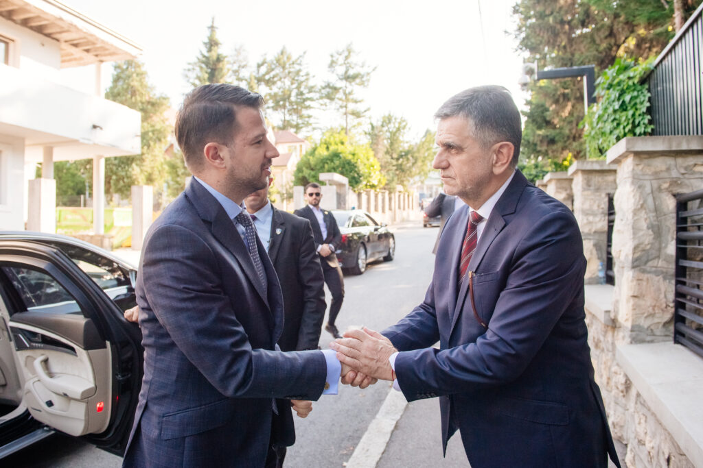 Beograd, 9. jula 2023 - Predsednik Crne Gore Jakov Milatovic prisustvovao je svecanom prijemu u Crnogorskoj kuci u Beogradu, u okviru prve zvanicne posete Srbiji. FOTO TANJUG/ KABINET PREDSEDNIKA CRNE GORE/bs