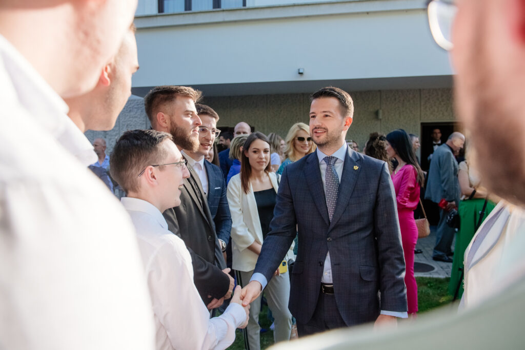 Beograd, 9. jula 2023 - Predsednik Crne Gore Jakov Milatovic prisustvovao je svecanom prijemu u Crnogorskoj kuci u Beogradu, u okviru prve zvanicne posete Srbiji. FOTO TANJUG/ KABINET PREDSEDNIKA CRNE GORE/bs