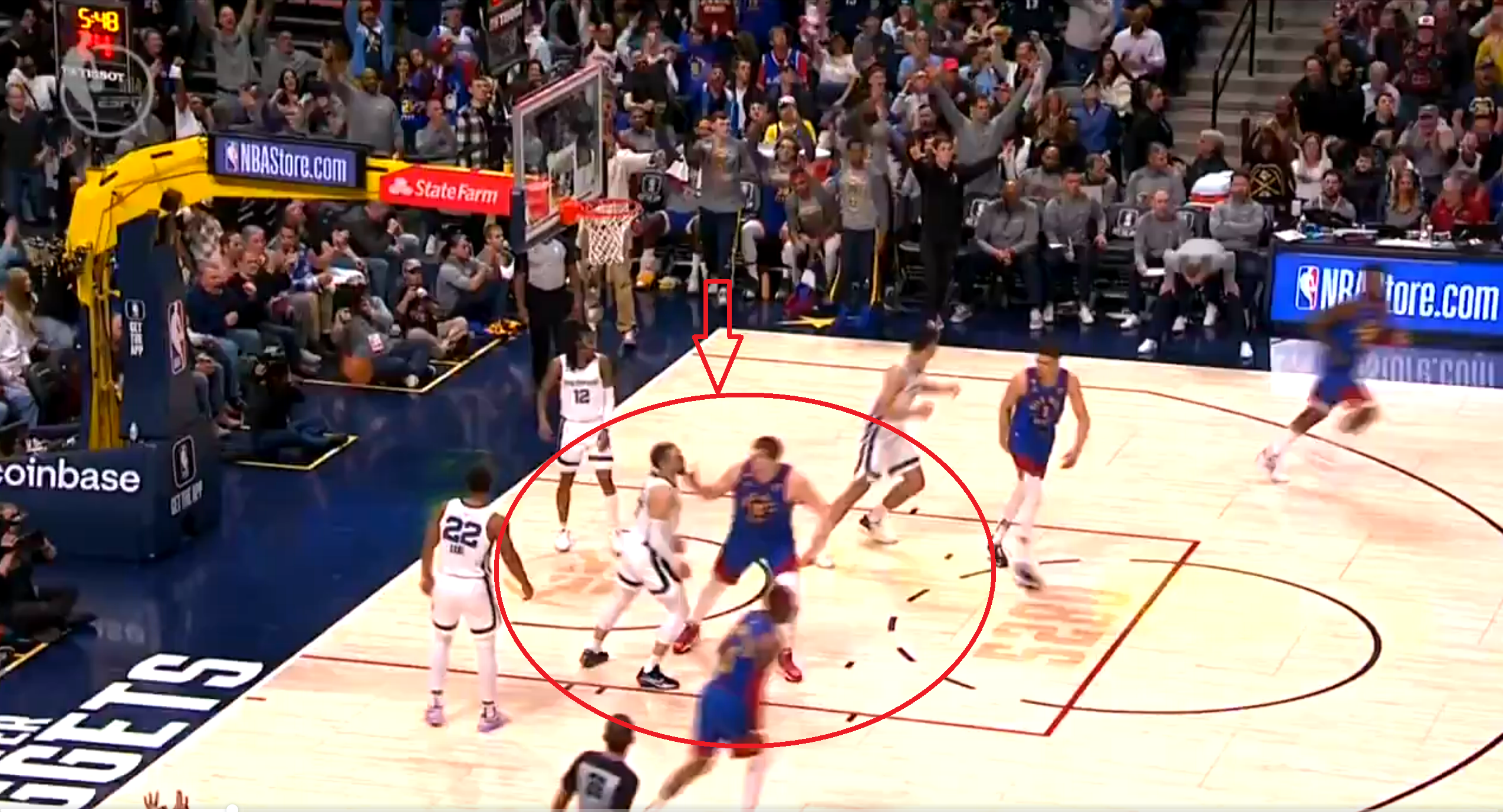 Nikola Jokić i Dilon Bruks