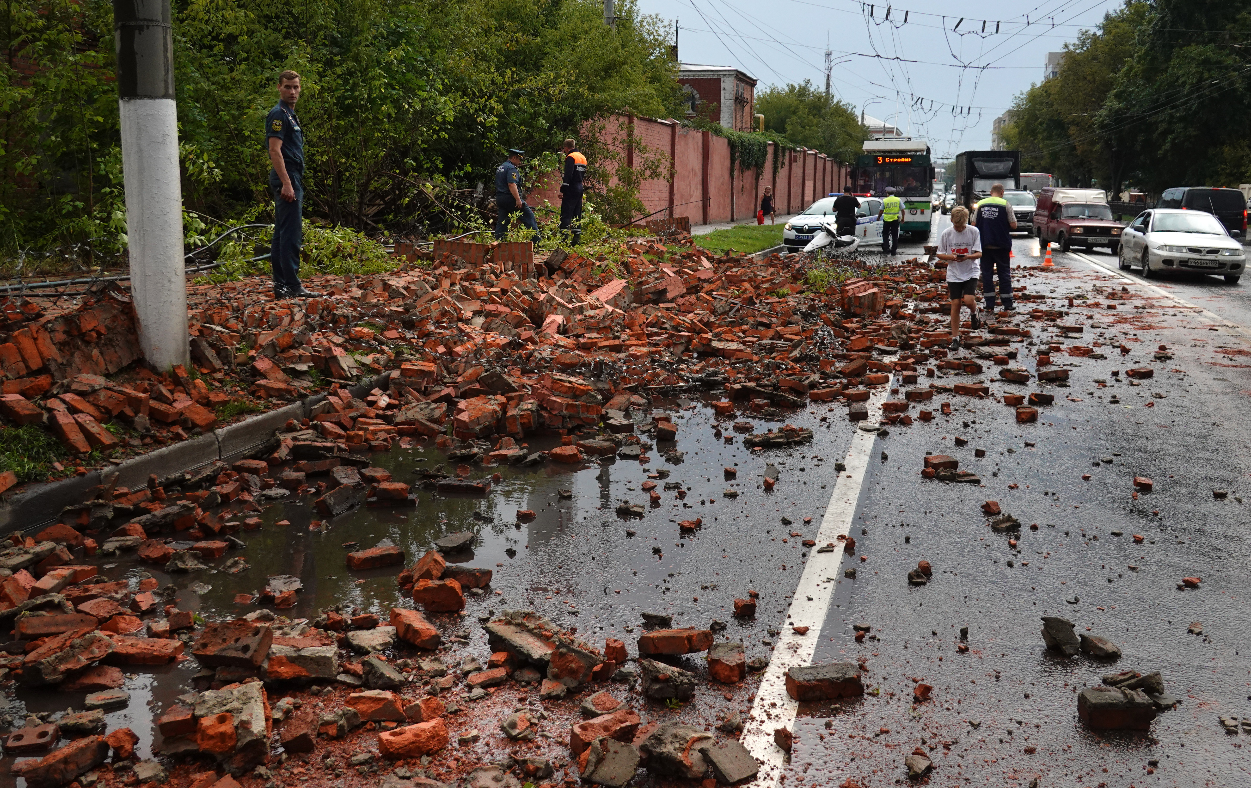epa09419454 A view of a building damaged after heavy wind and rain in Podolsk outside Moscow, Russia, 18 August 2021. No casualties were reported.  EPA-EFE/MAXIM SHIPENKOV