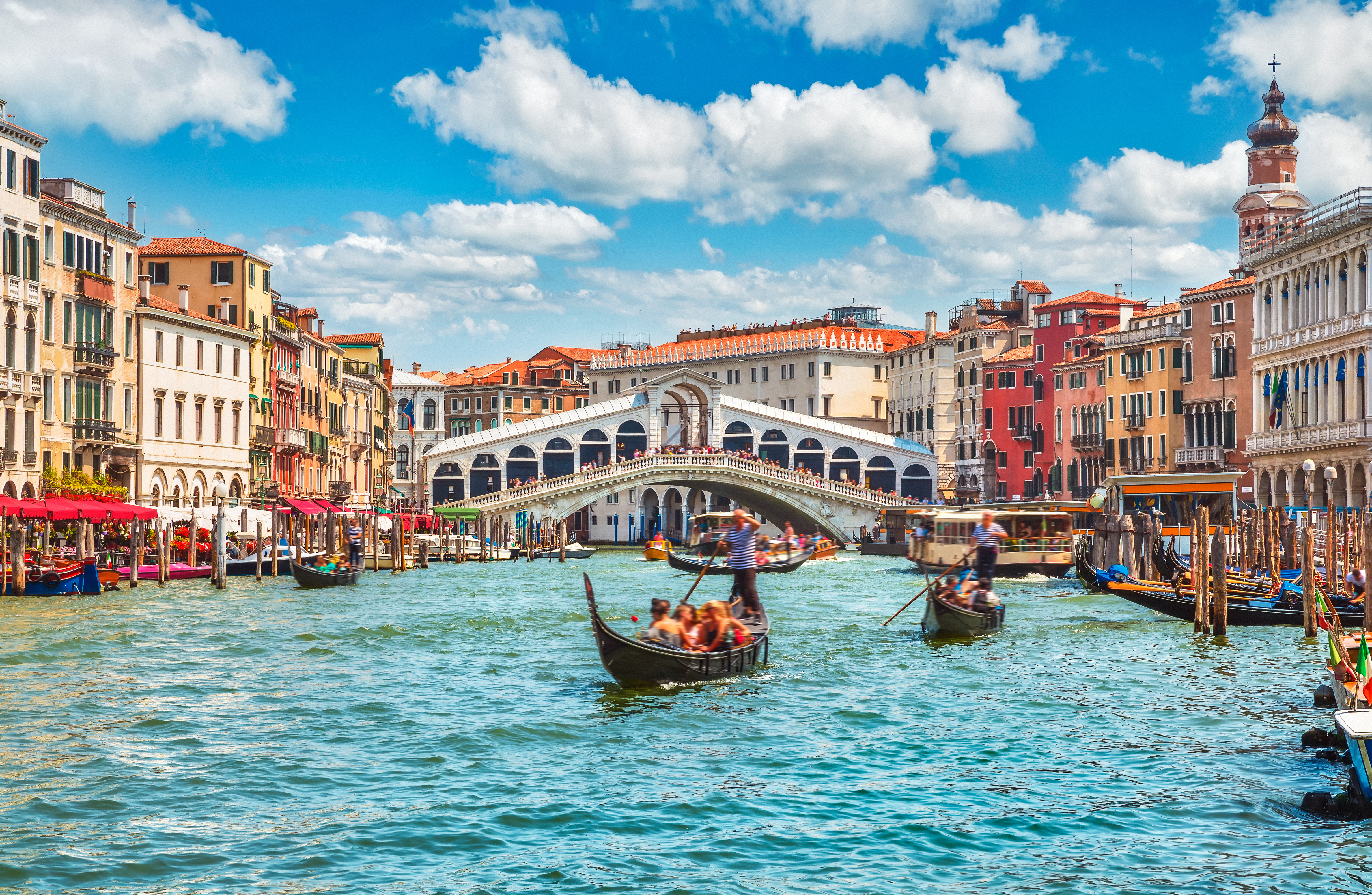 Bridge,Rialto,On,Grand,Canal,Famous,Landmark,Panoramic,View,Venice