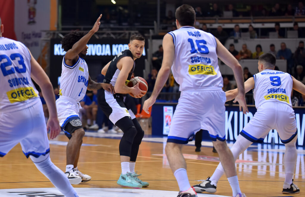 Ni, 15. februara 2023.-  Koarkai Partizana igraju protiv ekipe Spartaka u èetvrtfinalu Kupa Radivoja Koraæa u hali Èair. FOTO TANJUG/ DIMITRIJE NIKOLIÆ/ nr