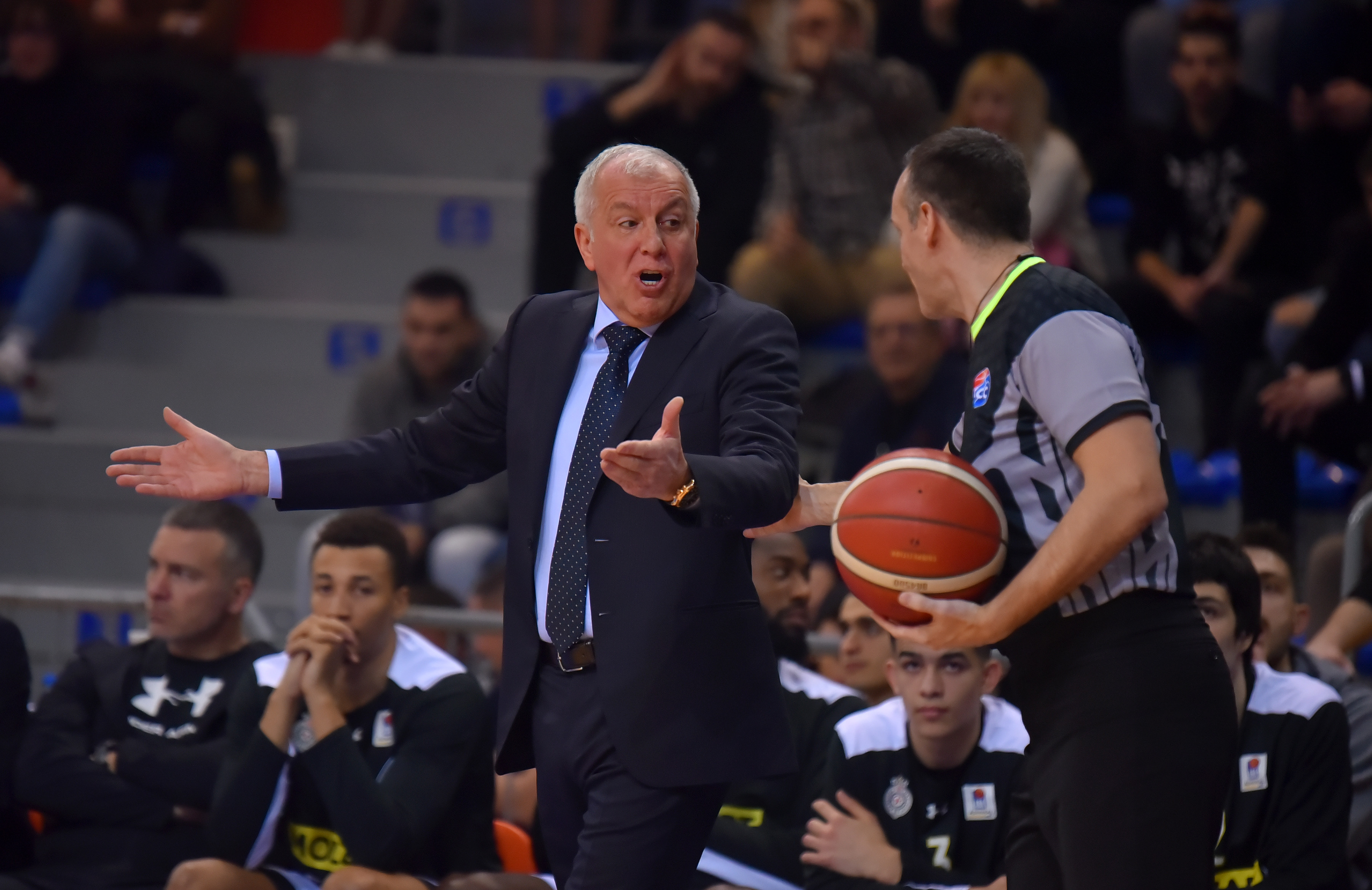 Ni, 15. februara 2023.-  Koarkai Partizana igraju protiv ekipe Spartaka u èetvrtfinalu Kupa Radivoja Koraæa u hali Èair. Na fotografiji trener KK Partizan eljko Obradoviæ. FOTO TANJUG/ DIMITRIJE NIKOLIÆ/ nr