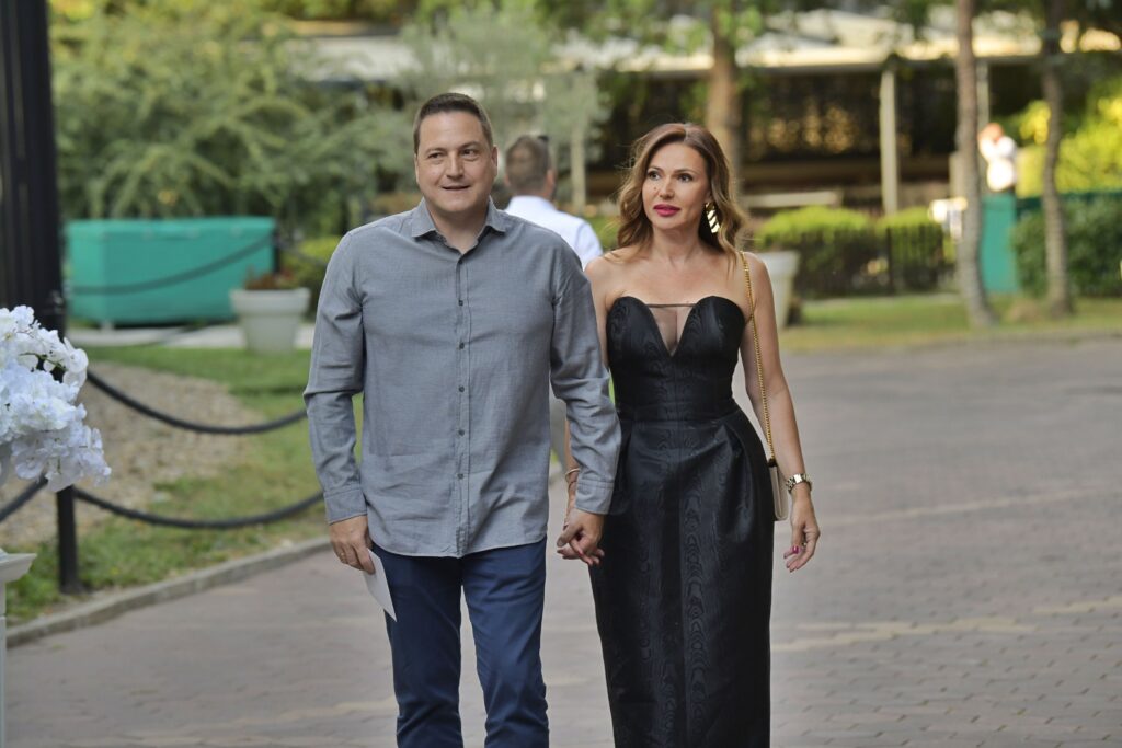 Branko Ružić, Ana Ružić
Beograd 20.07.2023. Venčanje pevačice Marije Mikić i Jovana Pantića u restoranu Topčiderac Foto: Goran Srdanov/Nova.rs