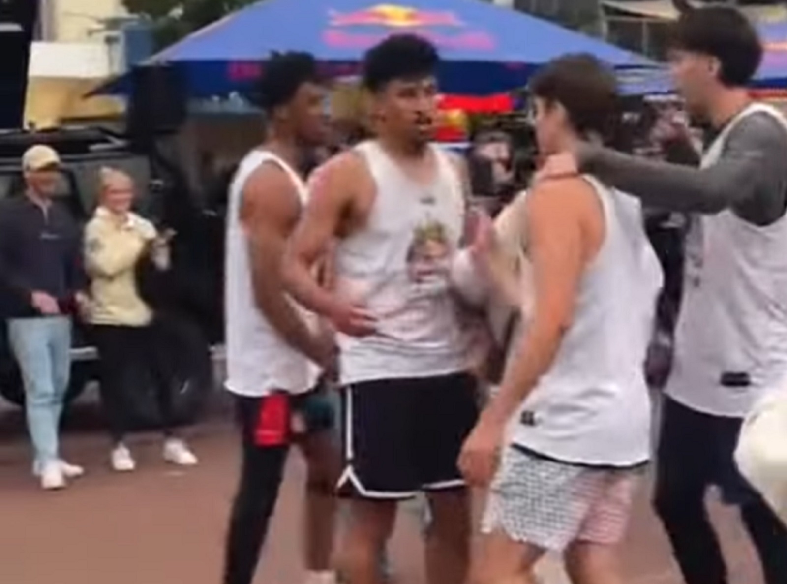 kosarkas mubarak salami poginuo