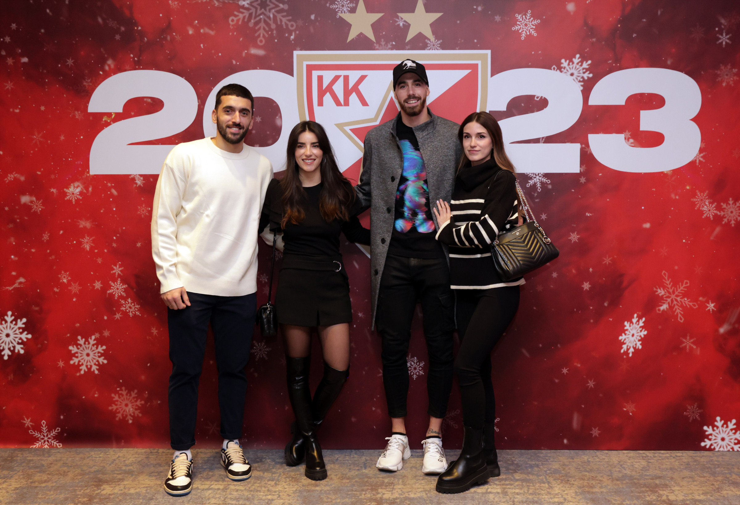 Facundo Campazzo, Luca Vildoza aINARA hIHON, Ainara Gijon
DEVOJKE, ZENE