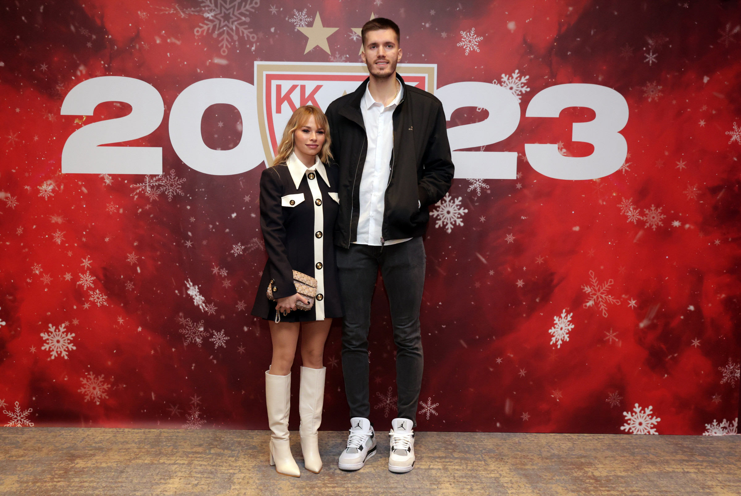 Filip Petrušev DEVOJKA TIANA ŠUMAKOVIĆ