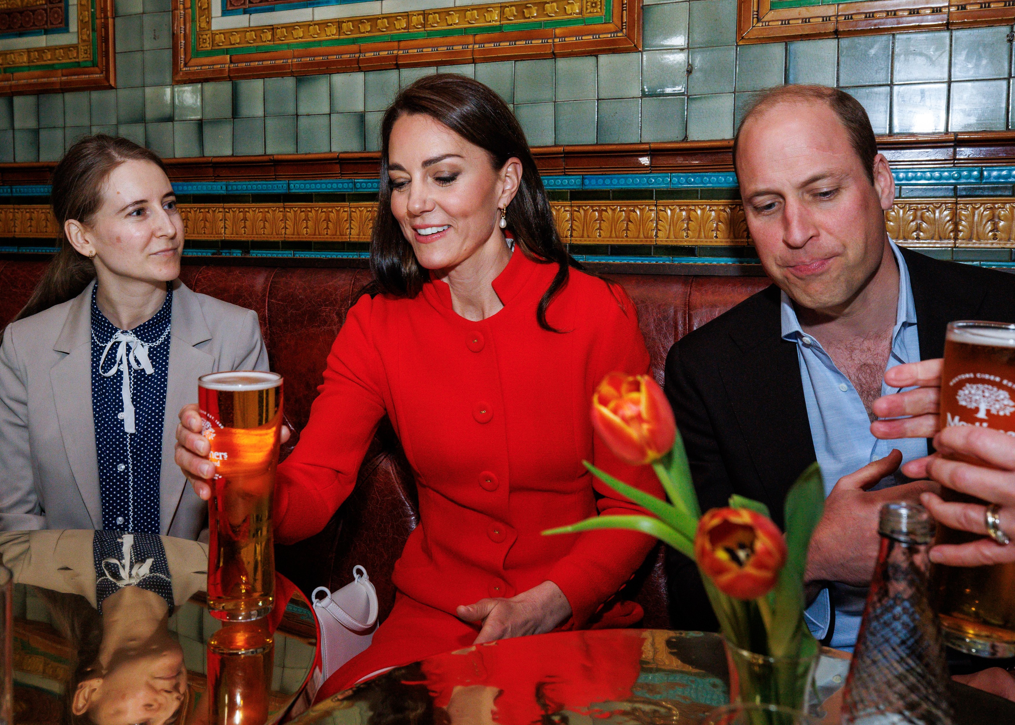 Prince William and Princess Catherine At The Dog And Duck Pub- POOL