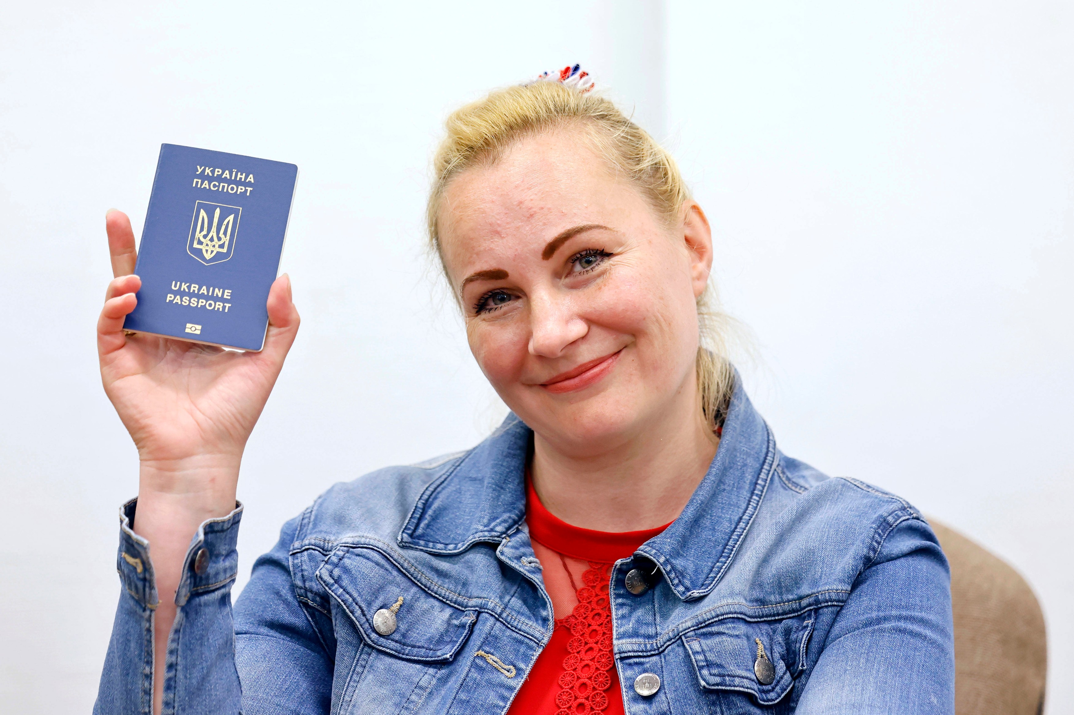 putinova obožavateljka Aktivistin Elena Kolbasnikova mit einem ukrainischen Pass bei einem Termin vor dem KĂ¶lner Amtsgericht. Sie ist angeklagt