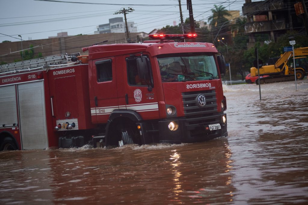 Firefighters working during heavy storm floods in Franca, Sao Paulo, Brazil, on February 10, 2022.,Image: 661347725, License: Rights-managed, Restrictions: *** World Rights ***, Model Release: no, Credit line: Igor do Vale / ddp USA / Profimedia