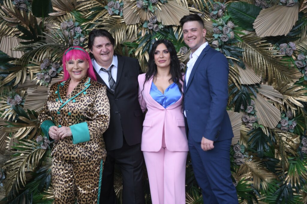 Beograd, 22.05.2023. Slavlje povodom krštenja unuke Zorice Brunclik i Miroljuba Aranđelovića Kemiša, Sala Nera,
Zorice Brunclik ,Miroljub Aranđelović Kemiš, Zlata Vujanović, Mioš Vujanovi