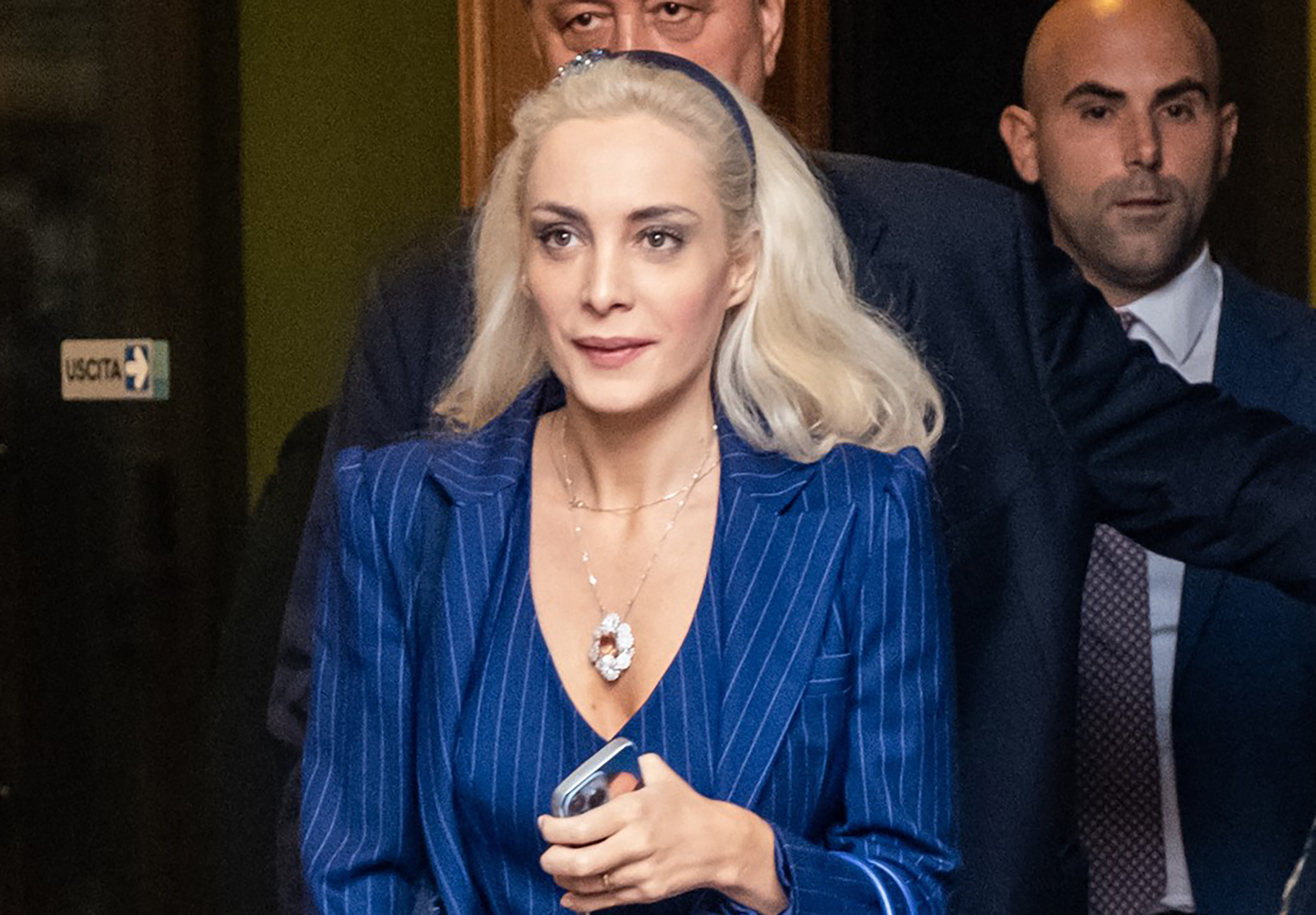 Marta Fascina FI, compagna di Silvio Berlusconi esce dalla Camera dei Deputati
