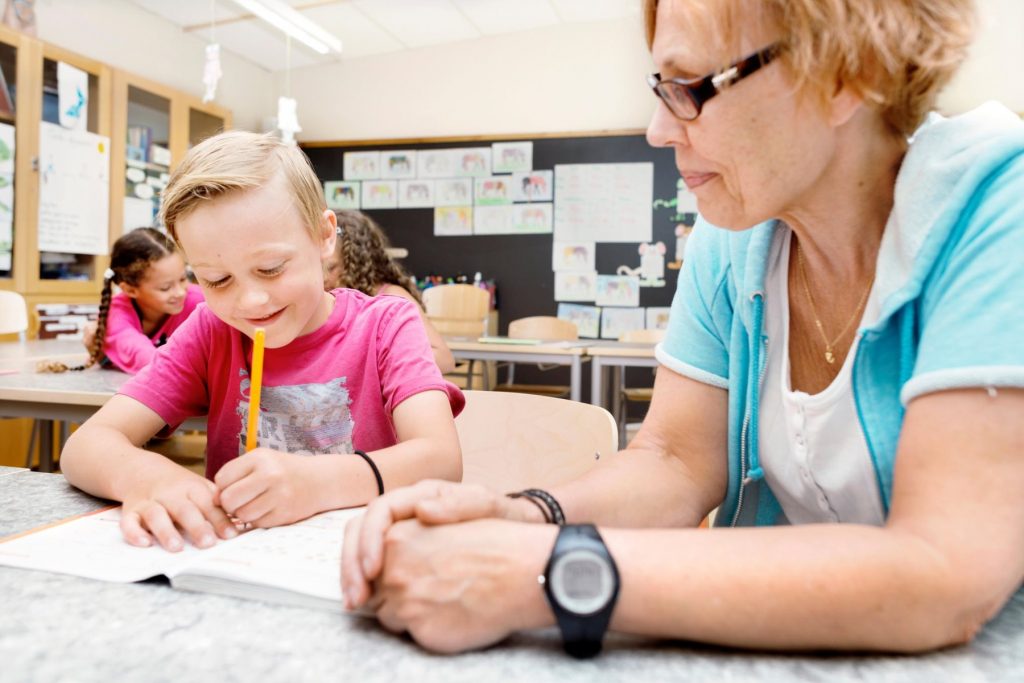 Švedska, škola, deca, ilustracija
, Image: 345394327, License: Royalty-free, Restrictions: , Model Release: no, Credit line: Johner Images / Alamy / Alamy / Profimedia