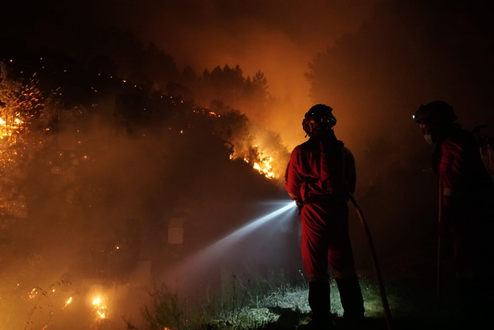 Fire hits villages in Spain's Sierra de Gata area