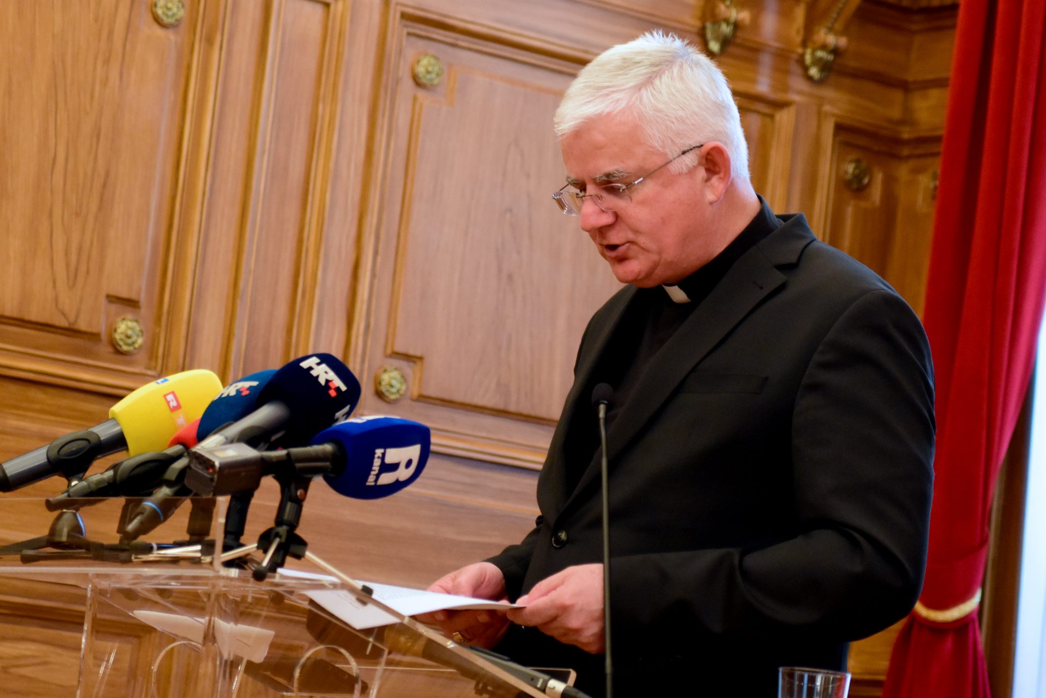 nadbiskup Mate Uzinić