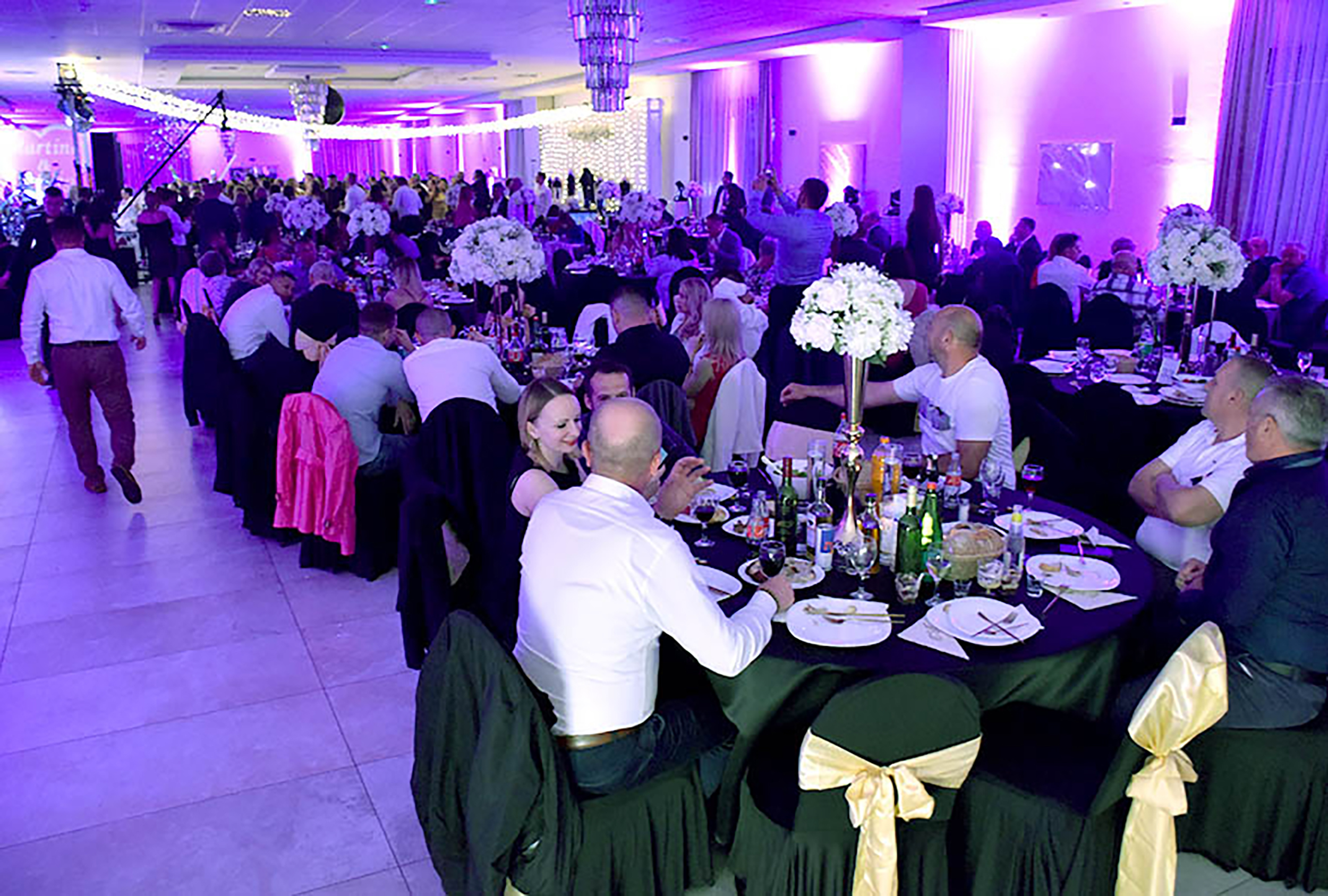 Slavonska svadba o kojoj priča cela Hrvatska: Lepa Brena i Petar Grašo napravili lom odobrenje na mailu vladislav