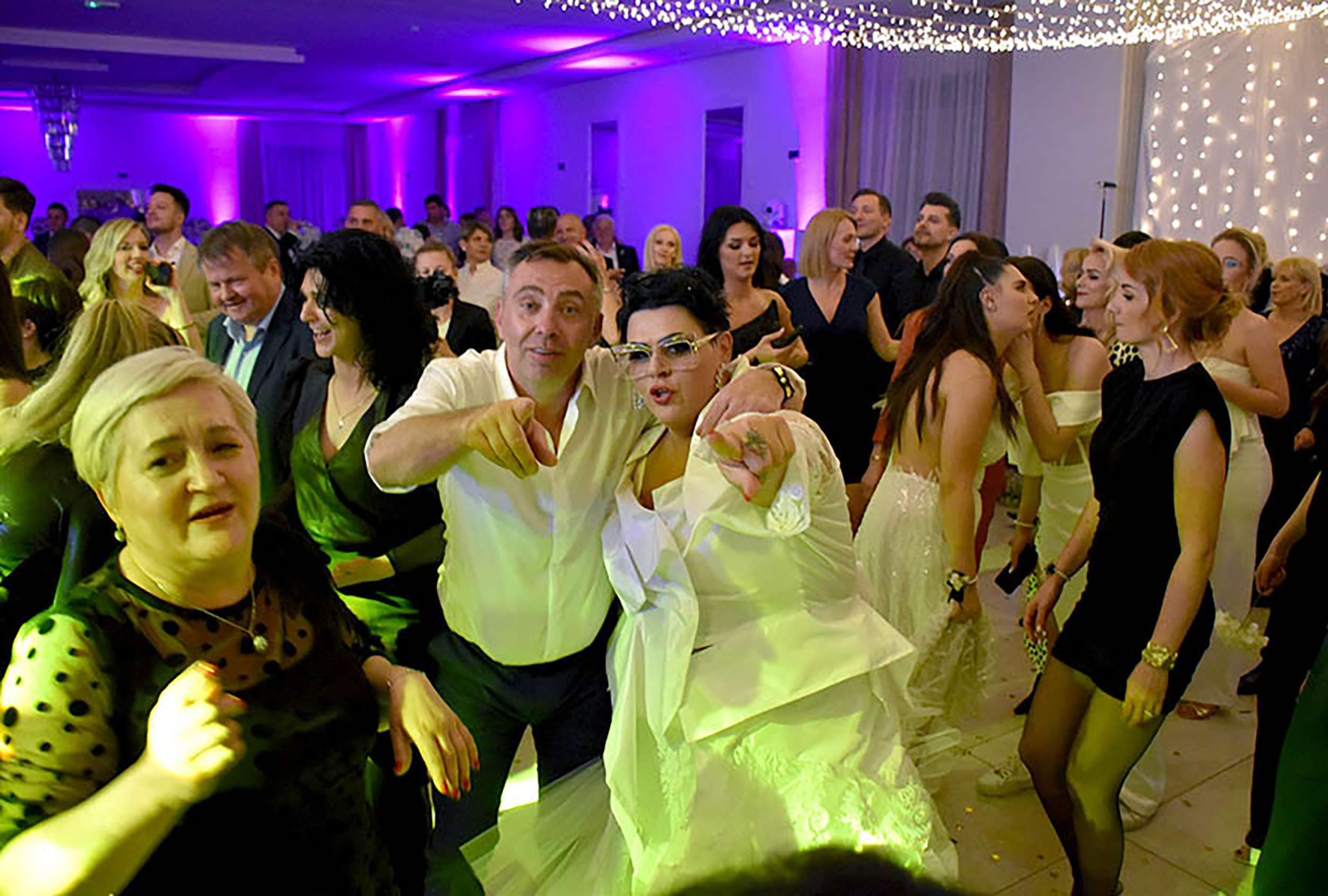 Slavonska svadba o kojoj priča cela Hrvatska: Lepa Brena i Petar Grašo napravili lom odobrenje na mailu vladislav