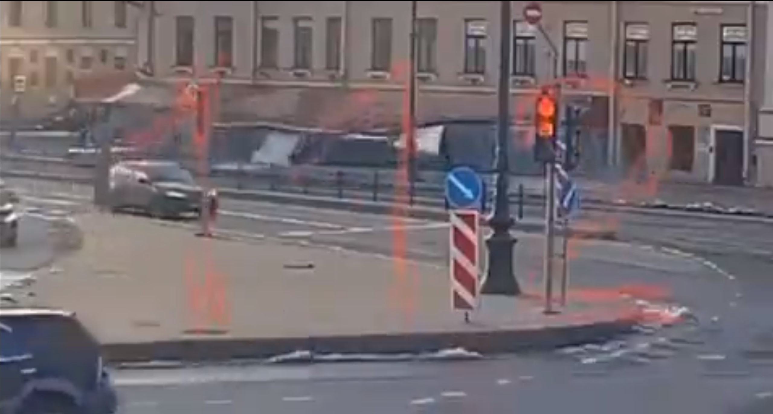 The moment of an explosion in a cafe in St. Petersburg. Propagandist Vladlen Tatarsky held an event there. He is reportedly killed and six others were wounded.