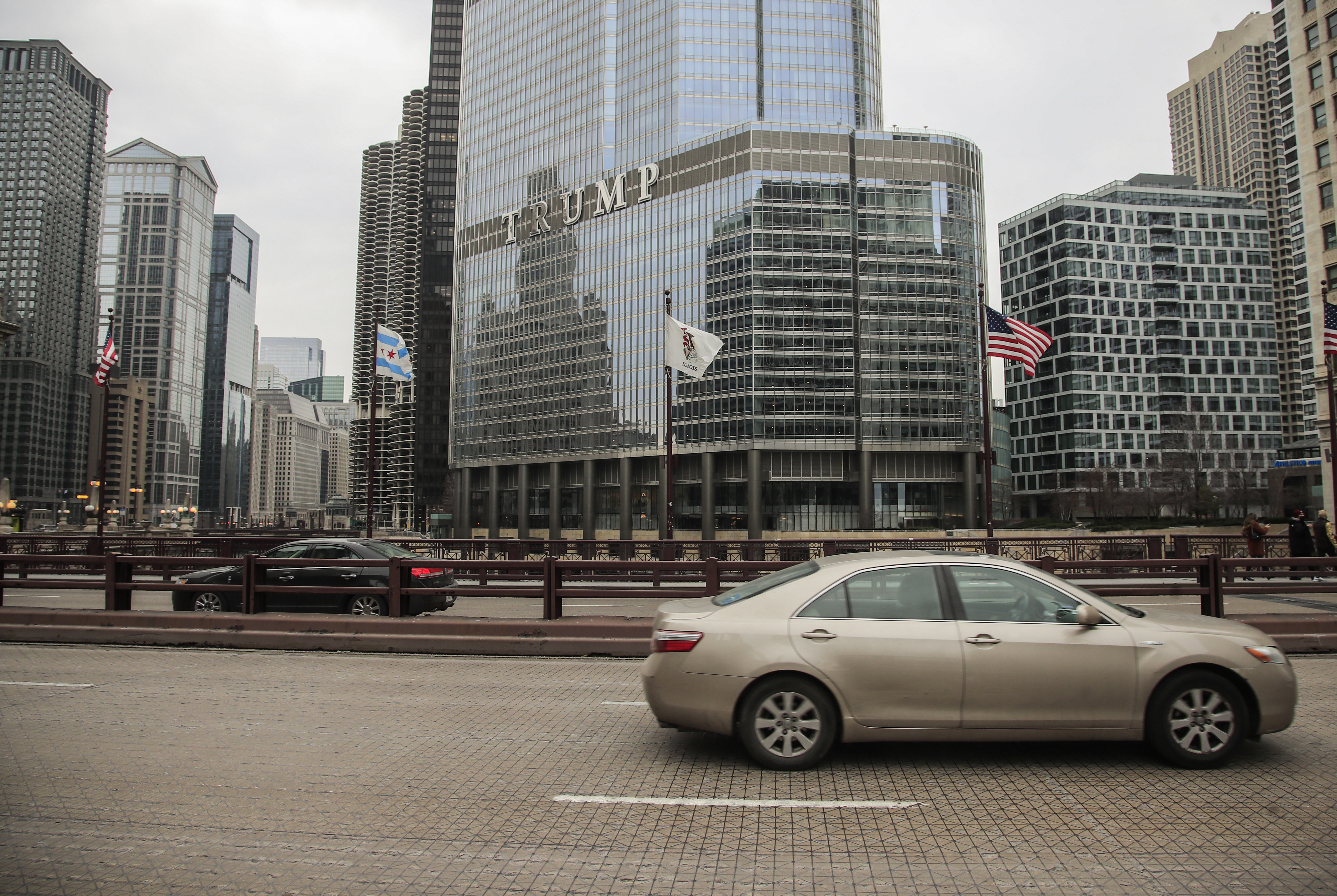Chicago Alderman wants TRUMP sign removed in Chicago