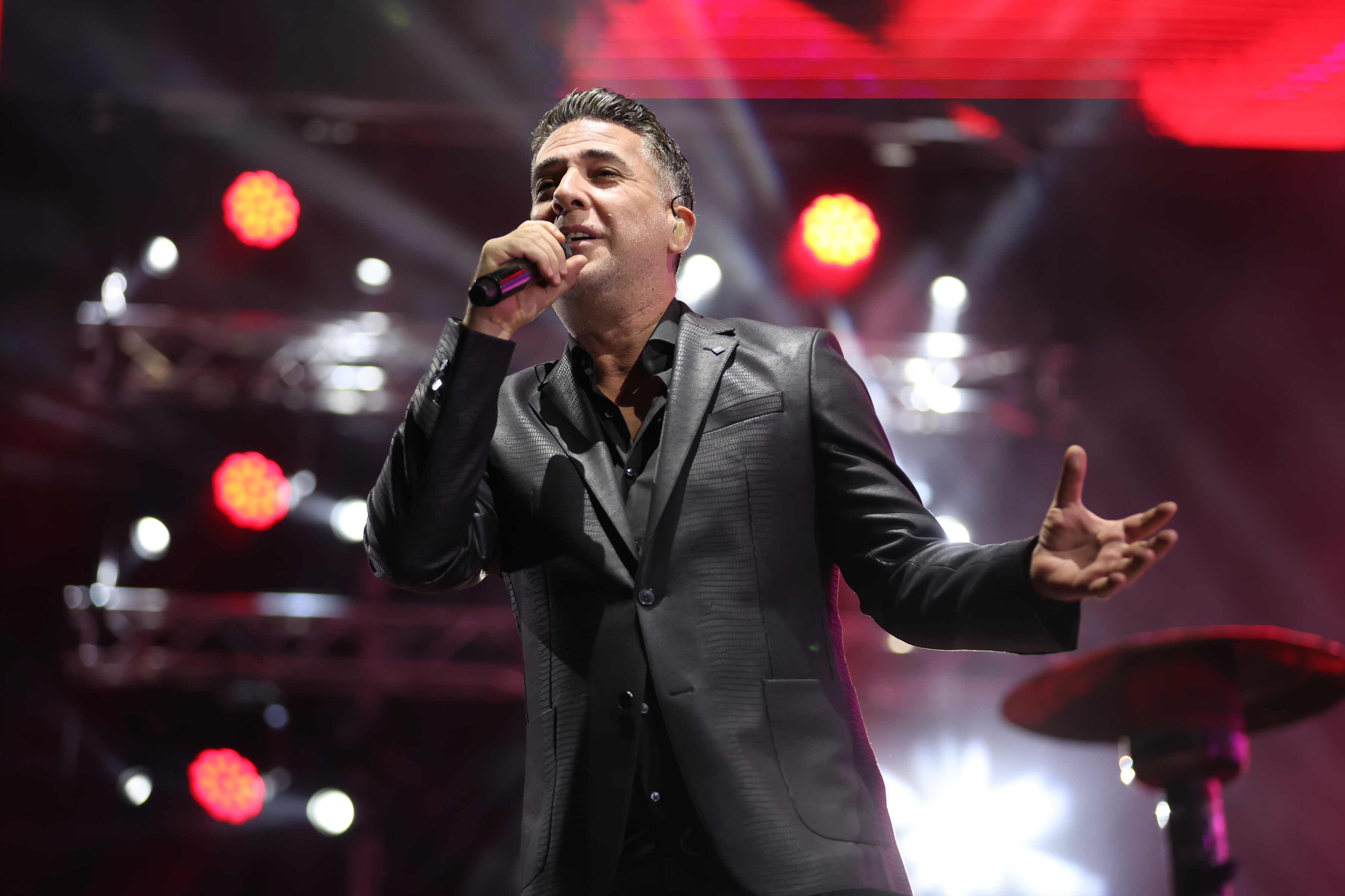 31, December, 2022, Belgrade - New Year's Eve in Belgrade on the water. Zeljko Joksimovic. Photo: Milan Maricic/ATAImages
31, decembar, 2022, Beograd - Docek Nove godine u Beogradu na vodi. Photo: Milan Maricic/ATAImages