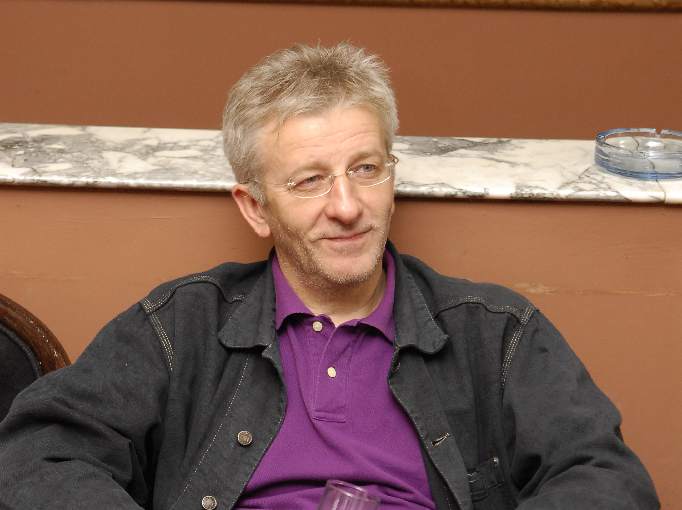 Branimir Brstina, glumac
odlazak glumca Aljose Vuckovica u penziju, u holu pozorista Atelje 212
pozoriste, Atelje 212
13. 05. 2009.
Beograd
Foto: Zoran Loncarevic