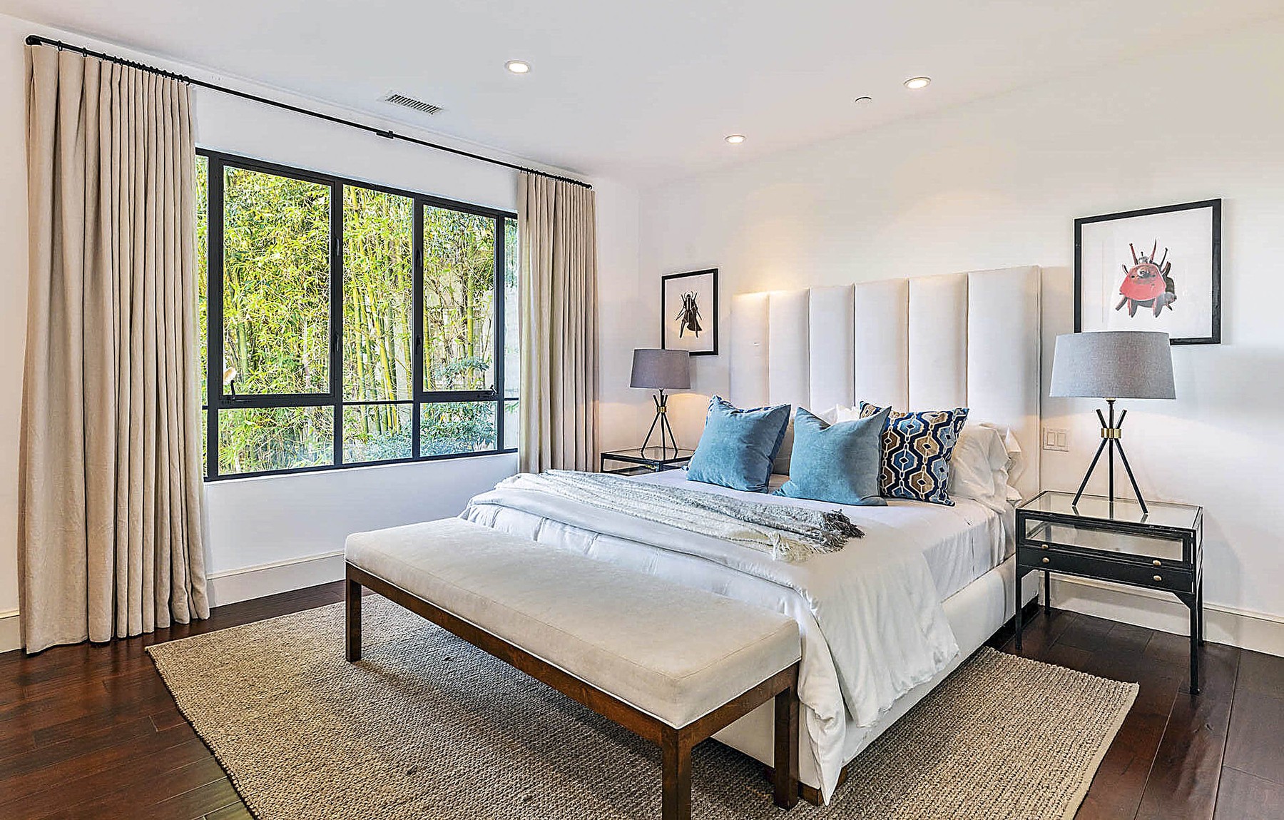 Rihanna Has Listed Her Hollywood Hills Estate For $ 7.8 Million Dollars