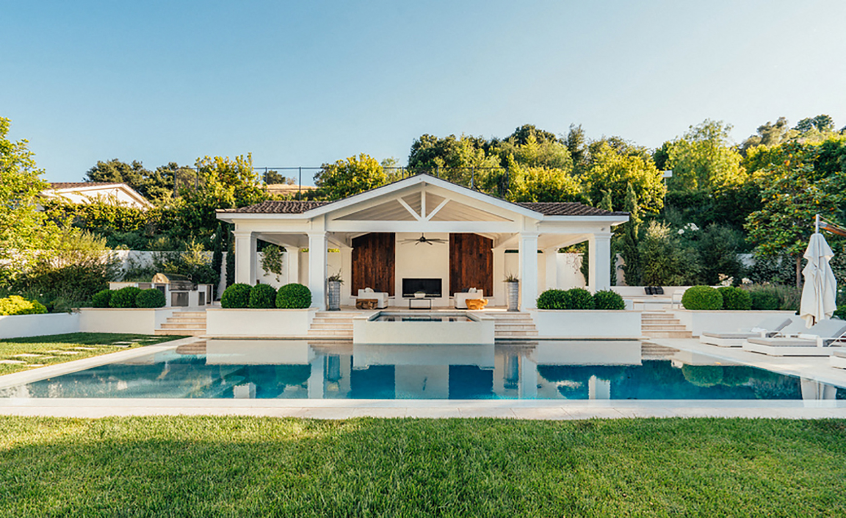 Madonna a acheté cette maison au chanteur The Weeknd pour 19 millions de dollars