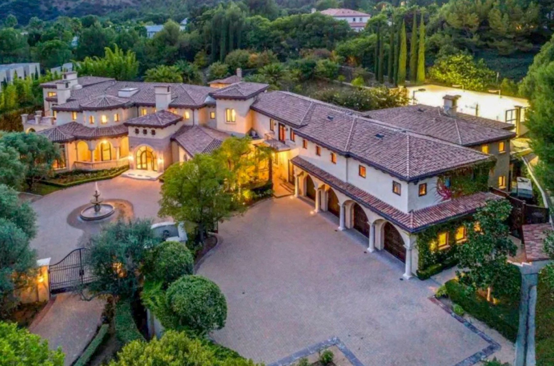 Sofia Vergara's new $26 Million Mansion