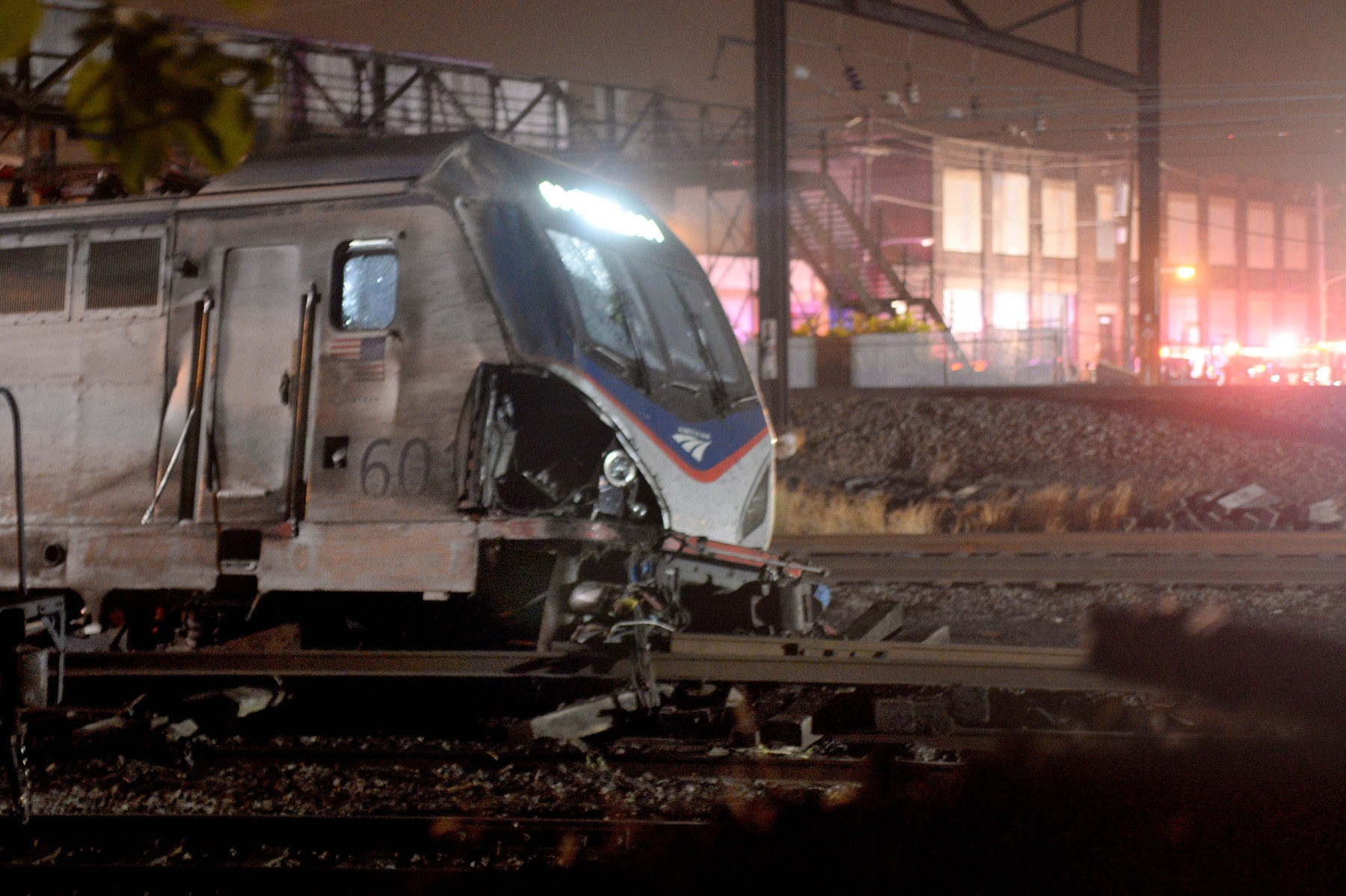 Amtrak train derailment in Philadelphia voz nesreca sudar