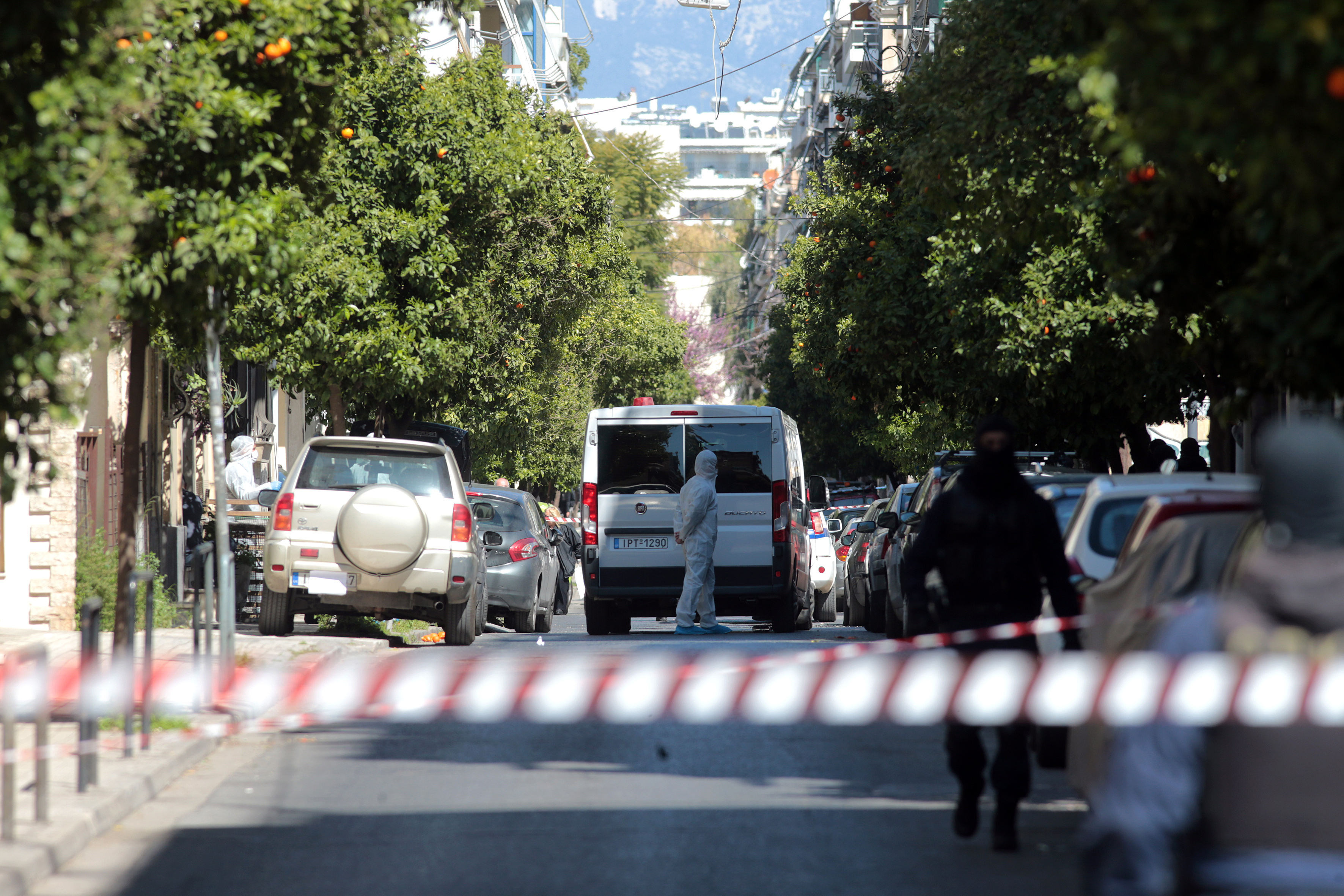Grčka policija, An entire arsenal of heavy weapons was found in central Athens