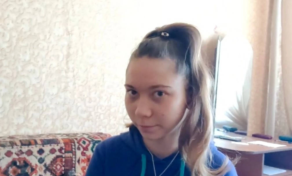 OLGA PODOLSKAYA
The picture was drawn in April 2022 by then 12-year-old Masha Moskaleva. Her father Alexei, a single parent, had contacted the town councillor for advice. He told her that after seeing Masha's drawing, her school had called the police.